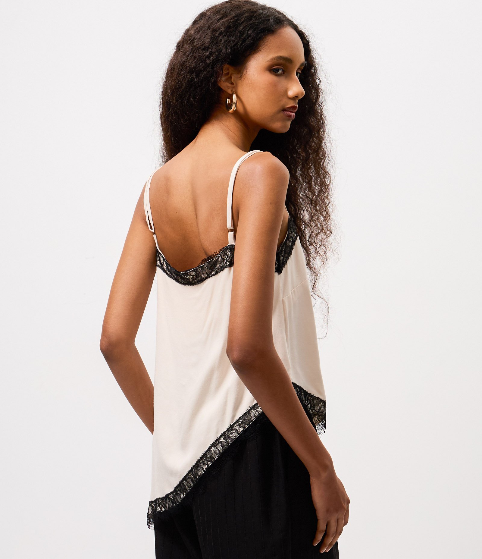 Blusa de Cupro com Renda Assimétrica Branco 4