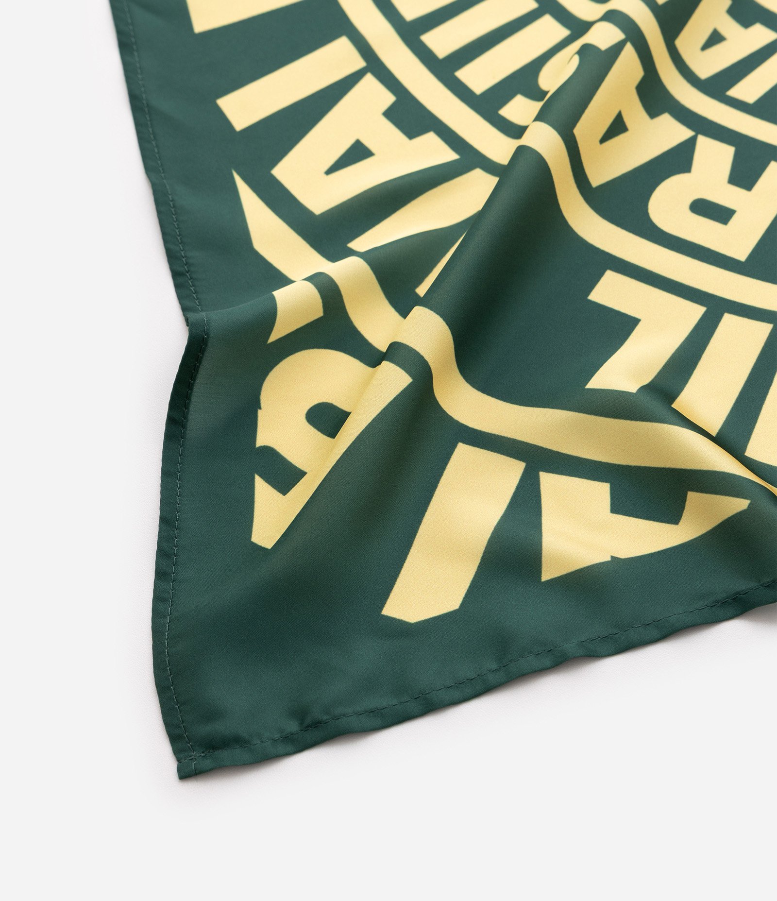 Lenço Estampado Brasil em Lettering Verde 4
