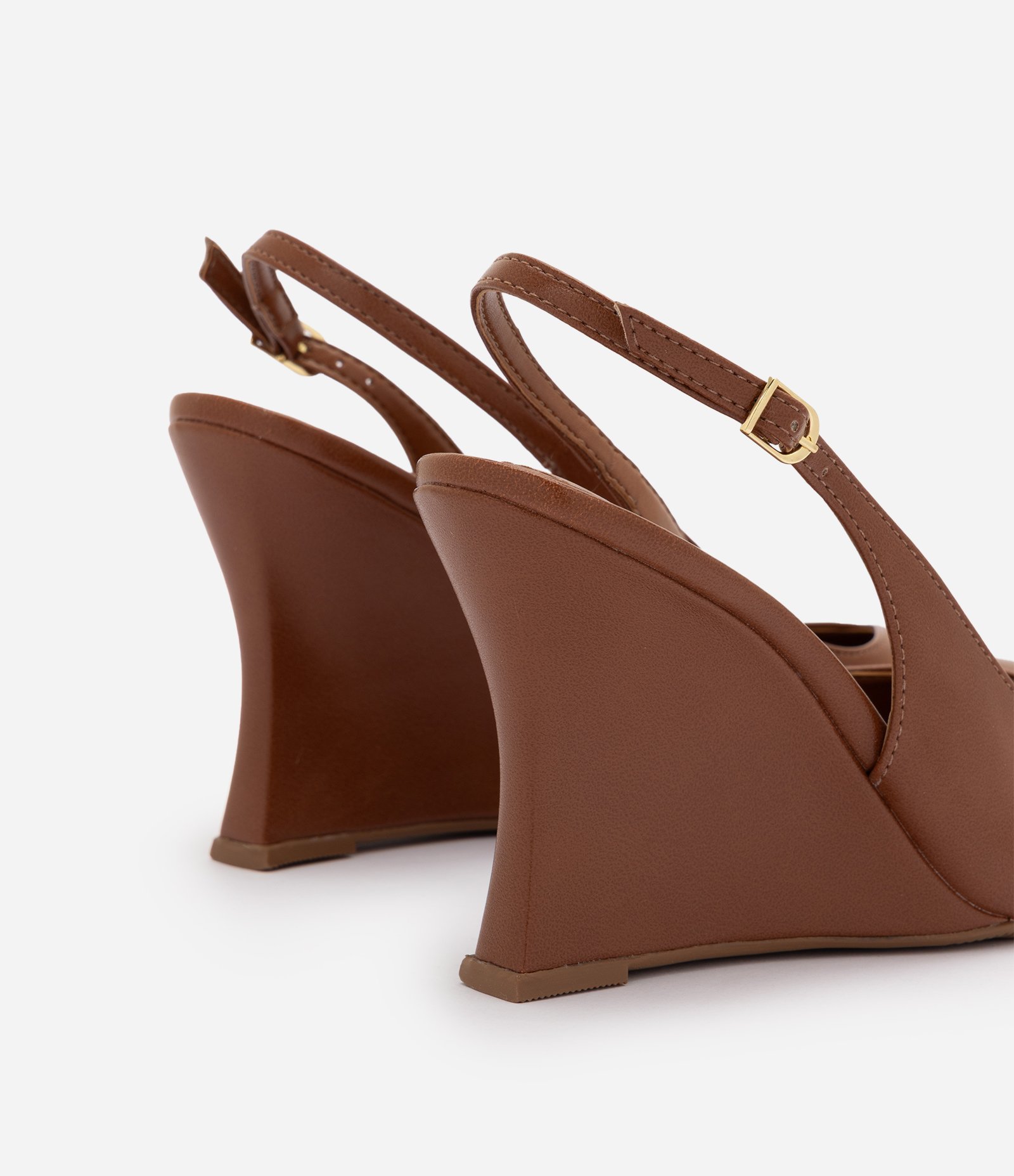 Sapato Slingback em PU com Salto Anabela Marrom 3