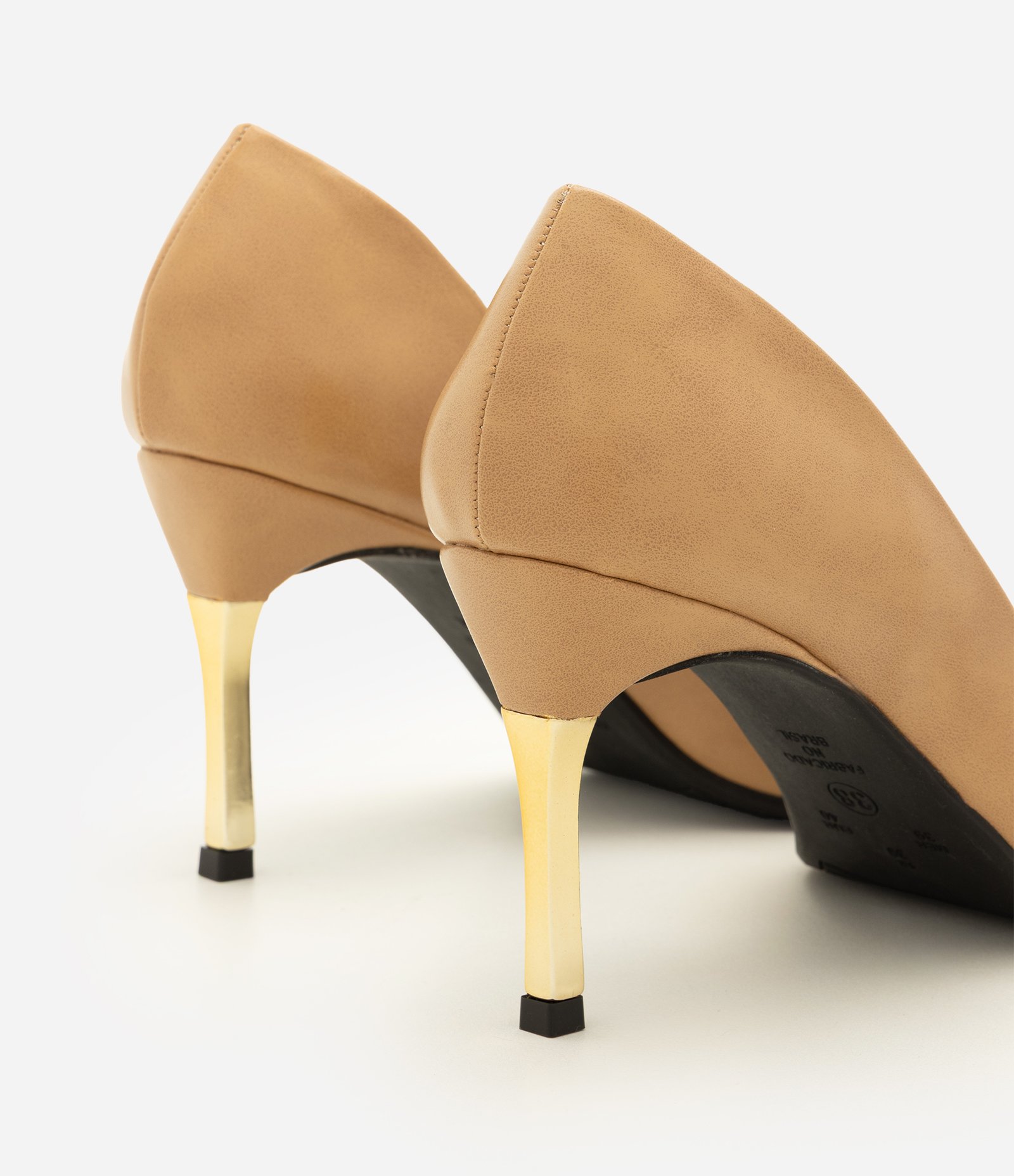 Sapato Scarpin em PU com Salto Alto Cromado Bege 4