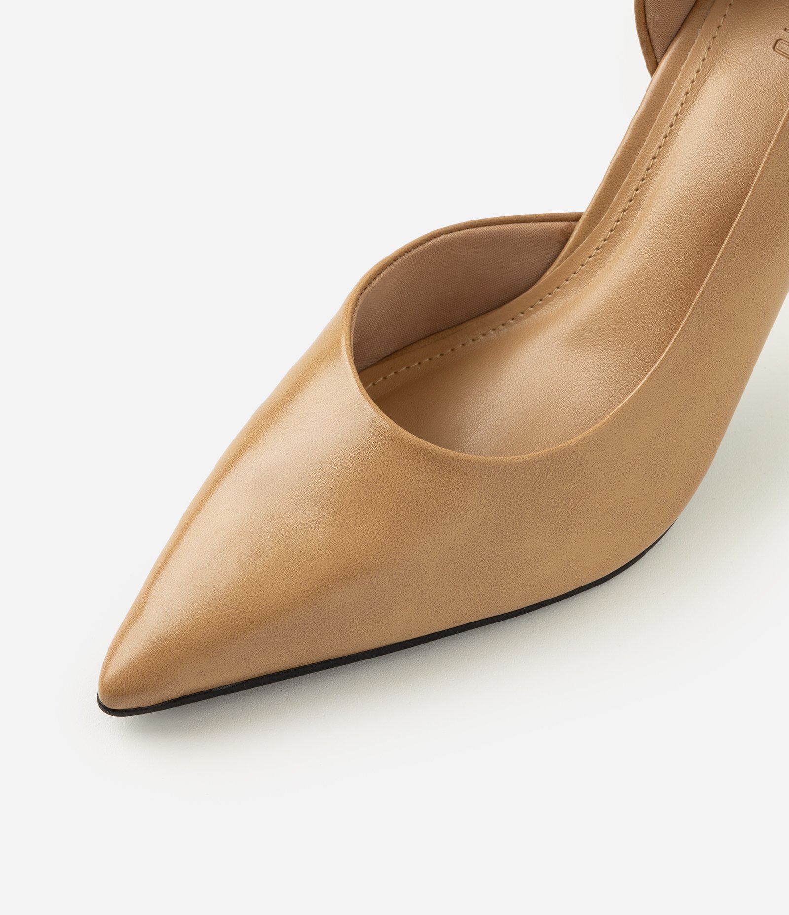 Sapato Scarpin em PU com Salto Alto Cromado Bege 5
