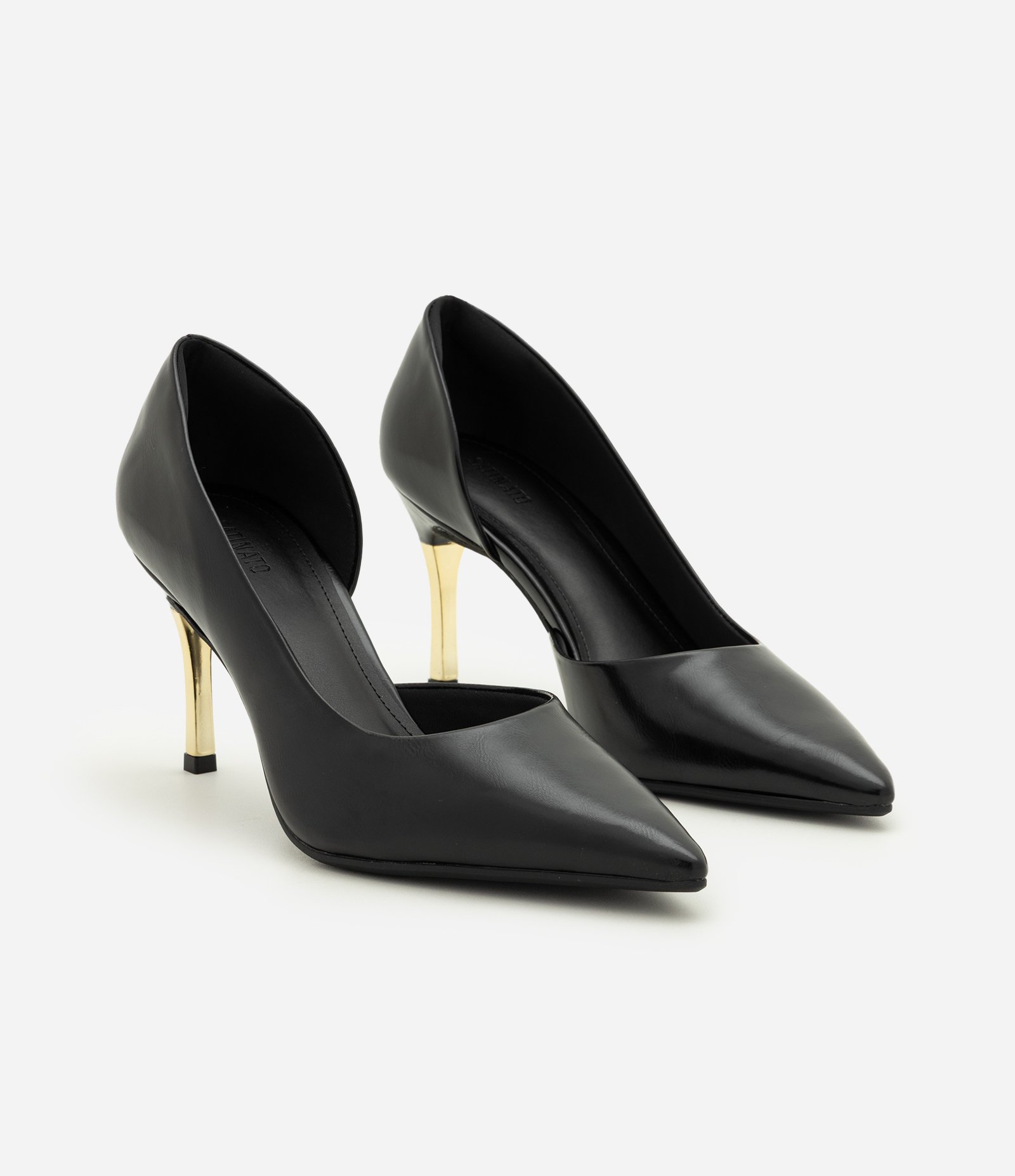 Sapato Scarpin em PU com Salto Alto Cromado Preto 3