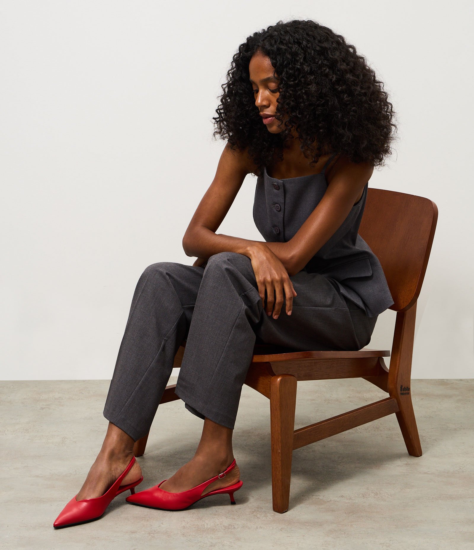 Sapato Scarpin Slingback em PU com Salto Kitten Heel Vermelho 7