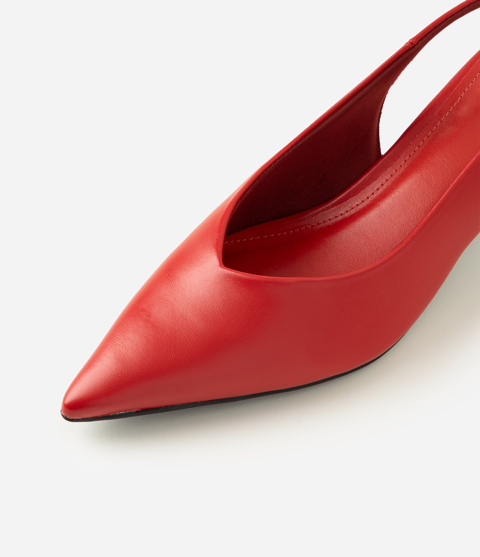 Sapato Scarpin Slingback em PU com Salto Kitten Heel Vermelho 6