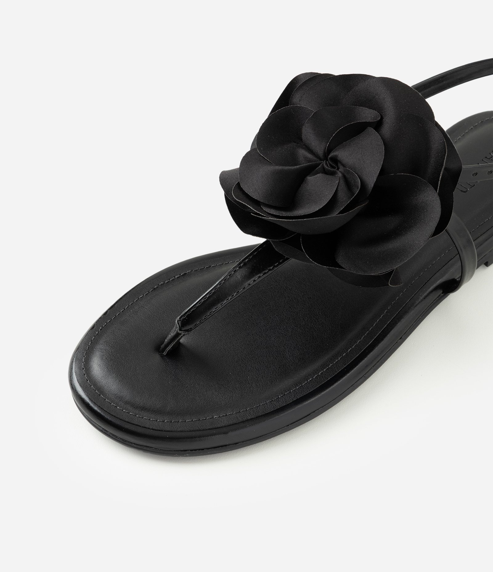 Rasteira em PU com Aplicação de Flor Volumosa Preto 5