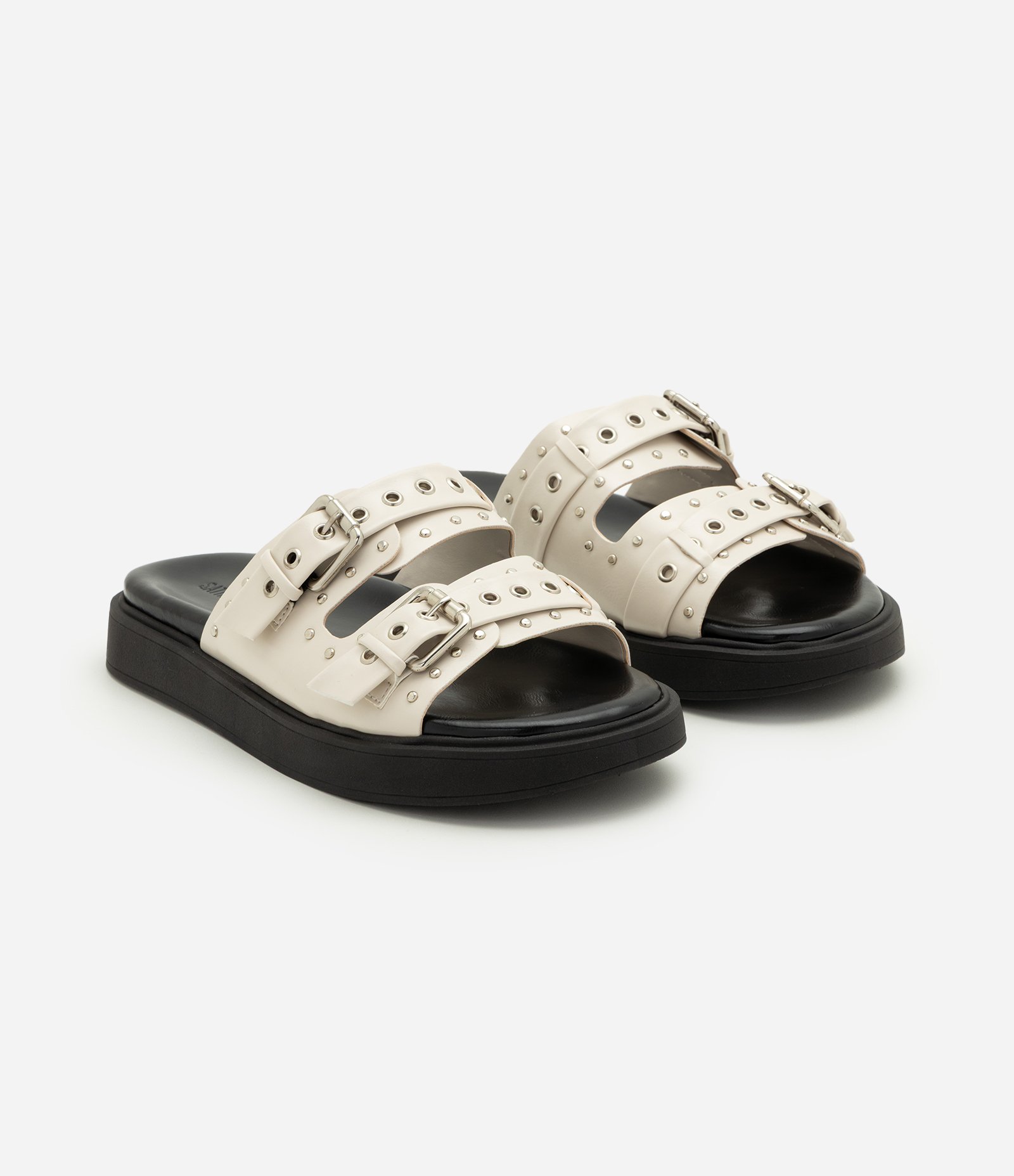 Rasteira em PU com Tiras Largas e Aplicação de Tachas Off White 2