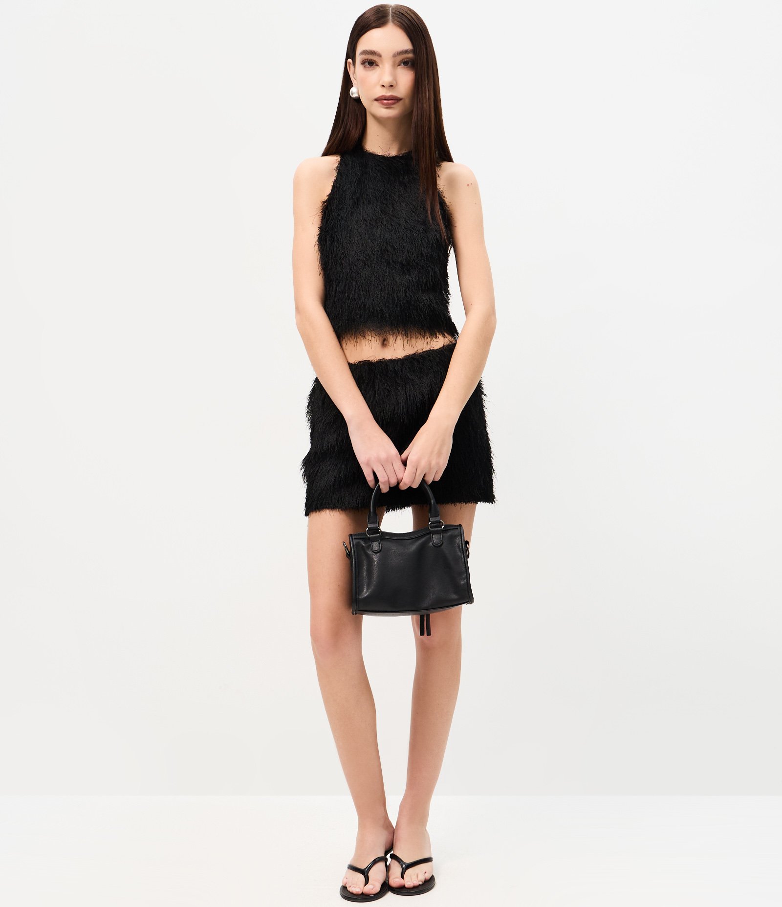 Blusa Cropped Frente Única com Textura de Franjas Preto 2