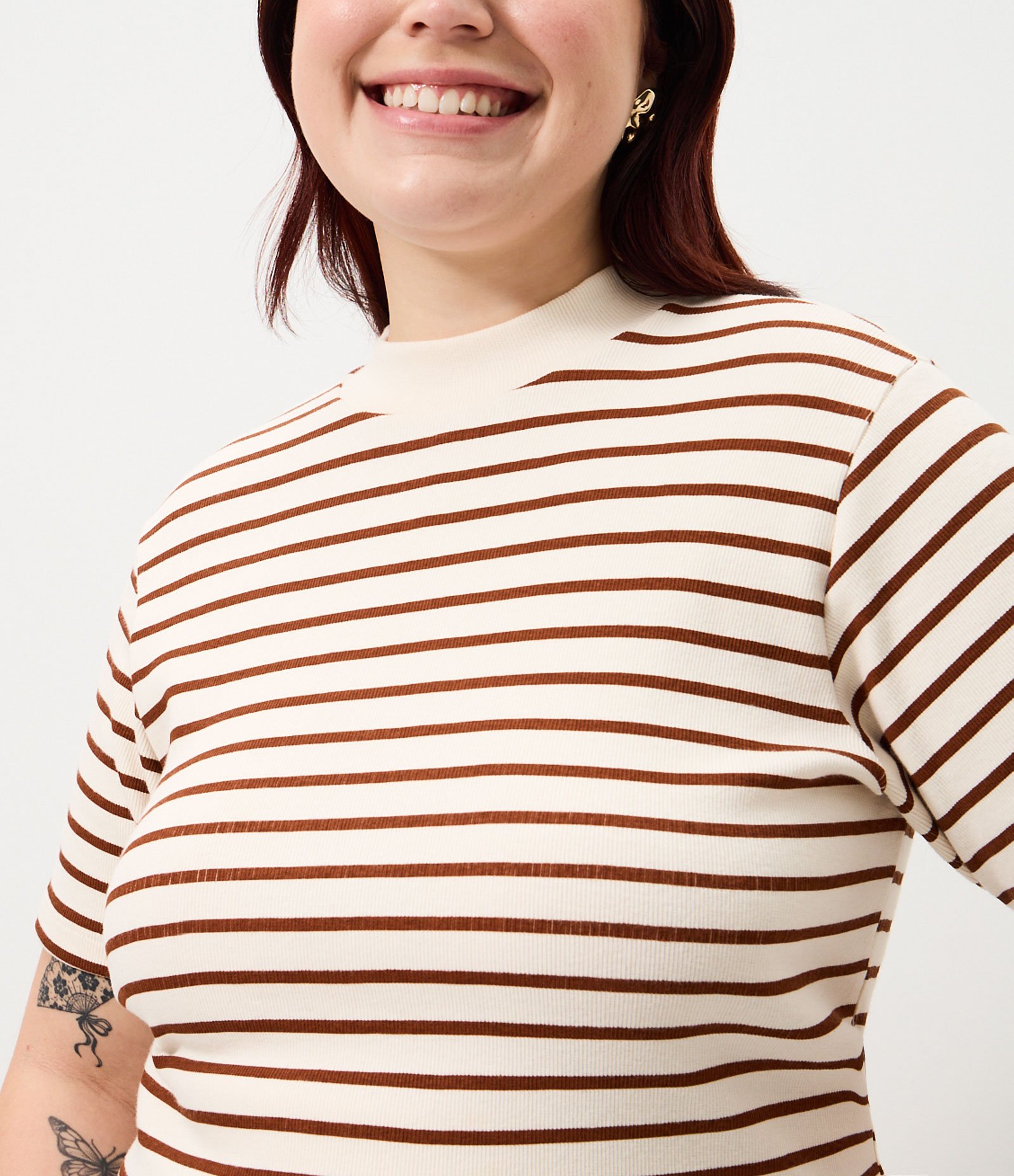 Blusa em Ribana Listrada com Fio Tinto e Gola Alta Curve & Plus Size Bege 3
