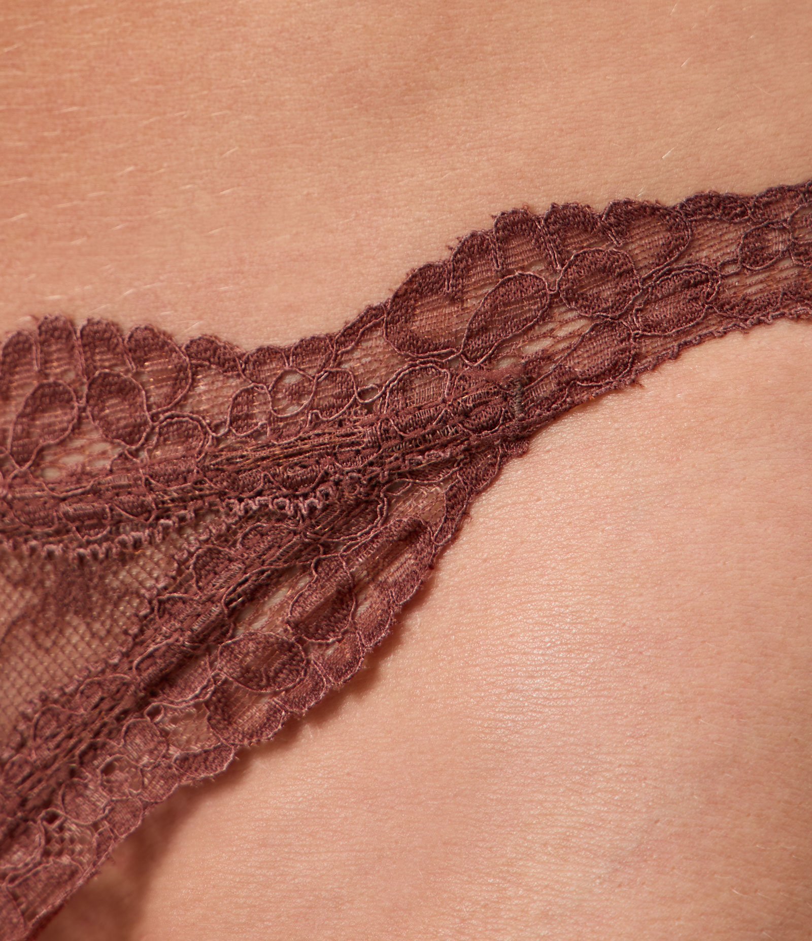 Kit 02 Calcinhas String Fio em Laise Floral Marrom/Preto 5