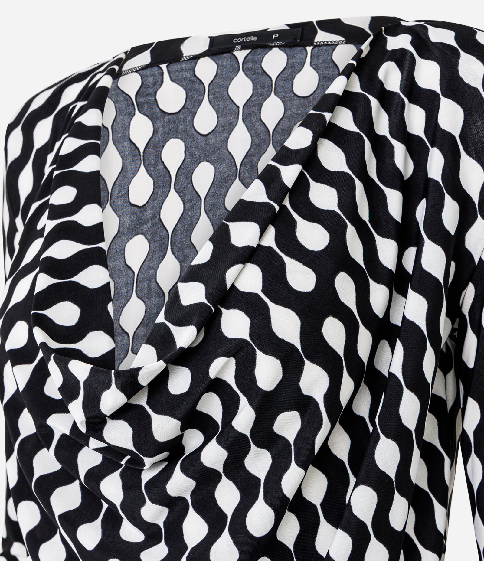 Blusa com Ombreiras e Estampa Ondulada Preto 6