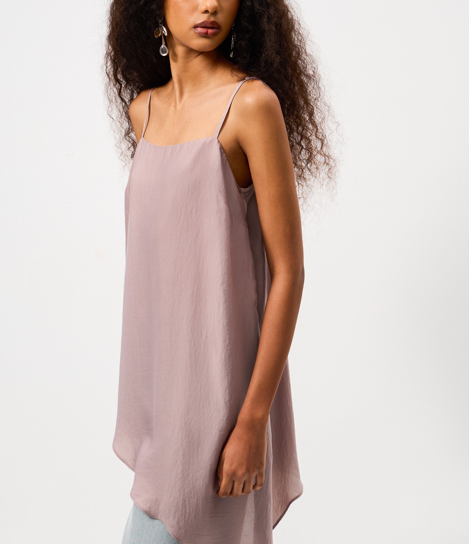 Blusa de Alcinha em Chiffon com Barra Assimétrica Rosa Claro 3