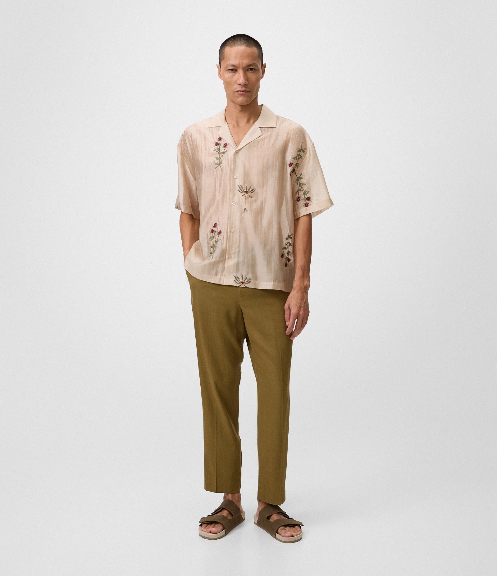 Calça Relaxed Alfaiatada em Viscolinho Verde 1
