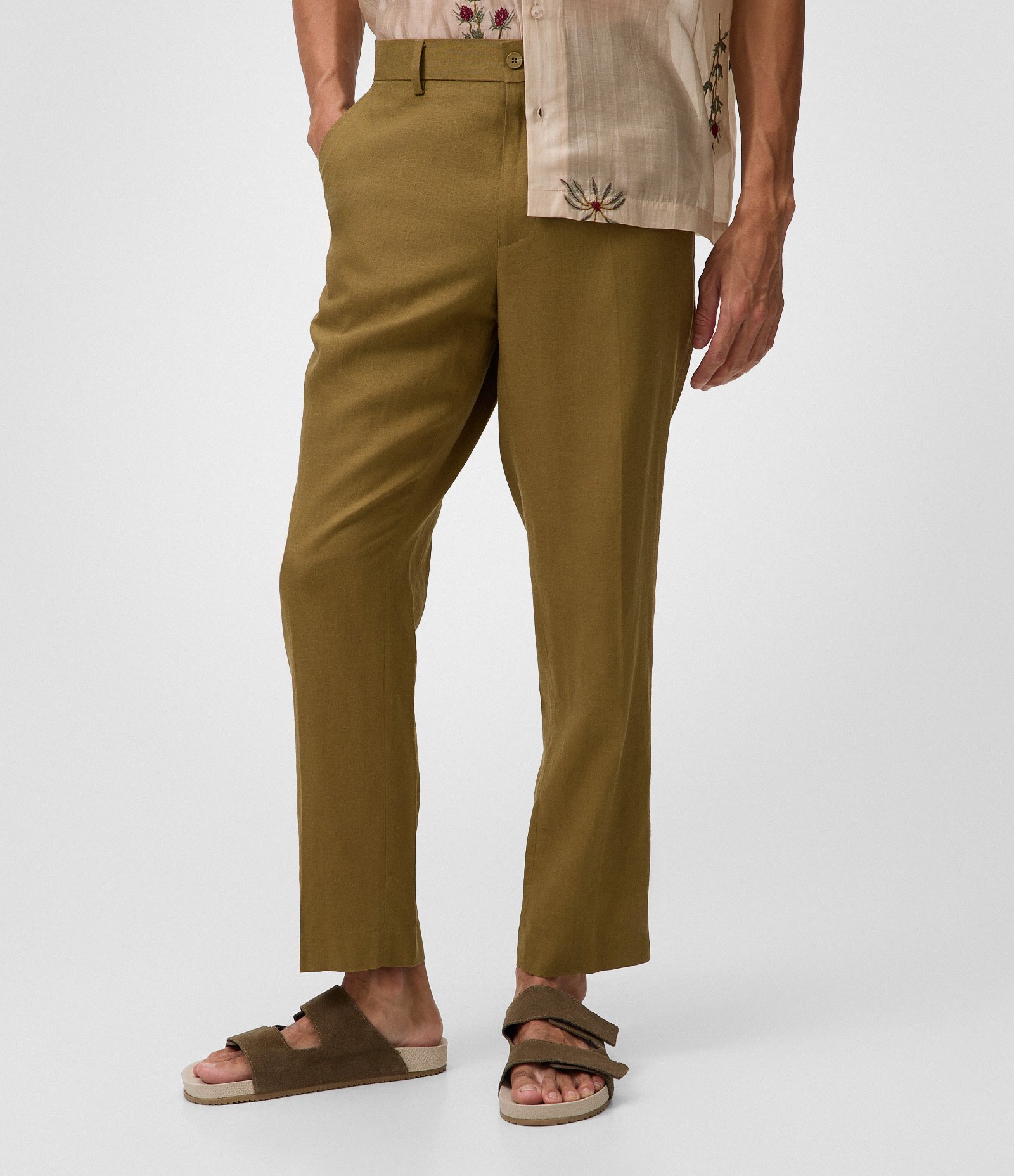 Calça Relaxed Alfaiatada em Viscolinho Verde 2