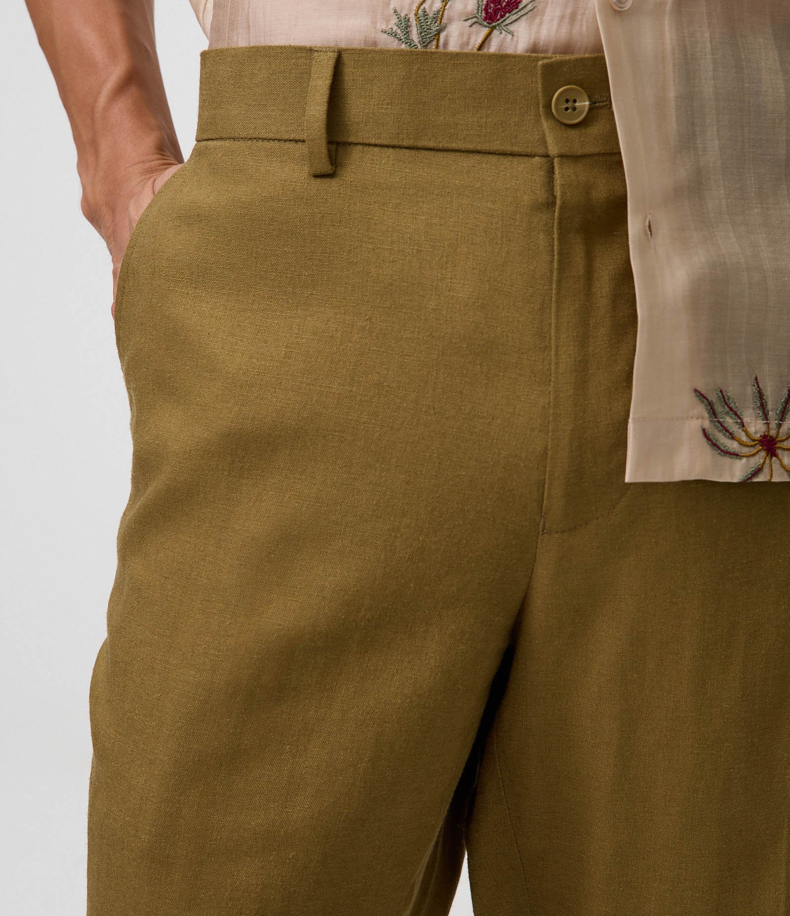 Calça Relaxed Alfaiatada em Viscolinho Verde 4