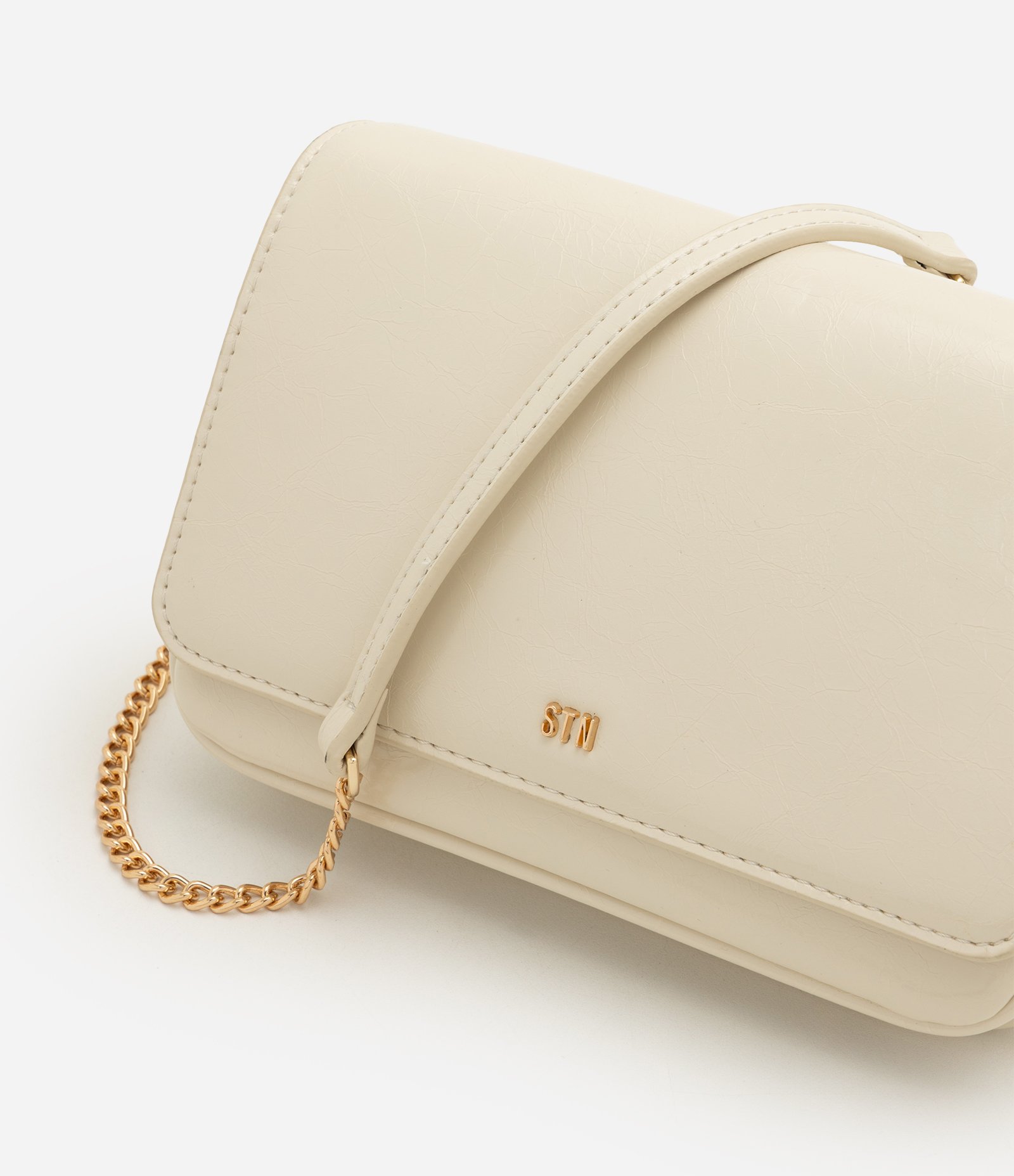 Bolsa Transversal Pequena em PU com Alça Corrente Off White 4