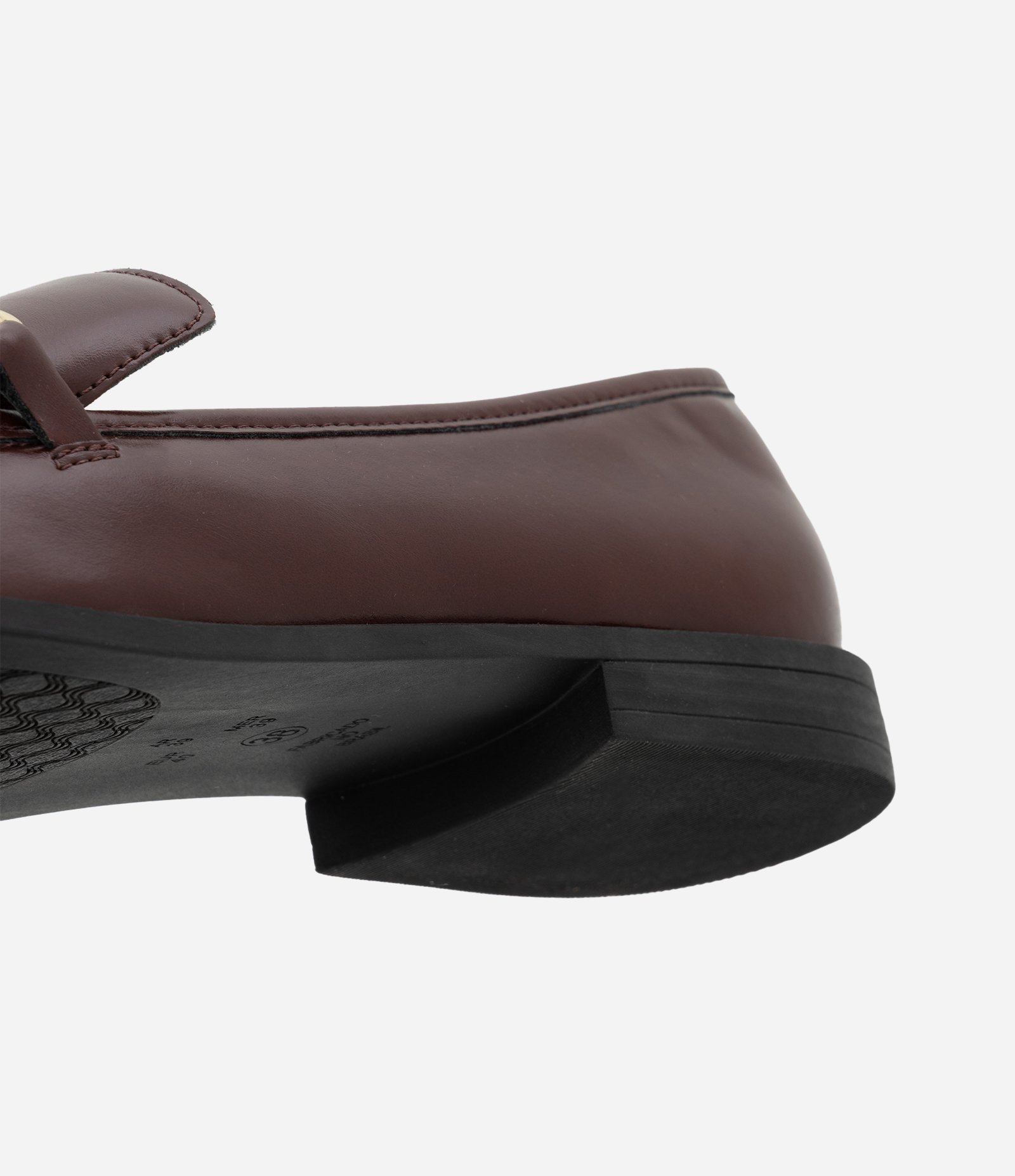 Sapato Mocassim em PU com Detalhe Metálico Bordô 4