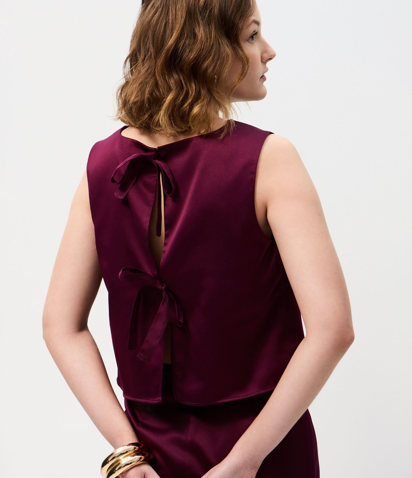 Blusa Acetinada com Laços nas Costas Roxo 4
