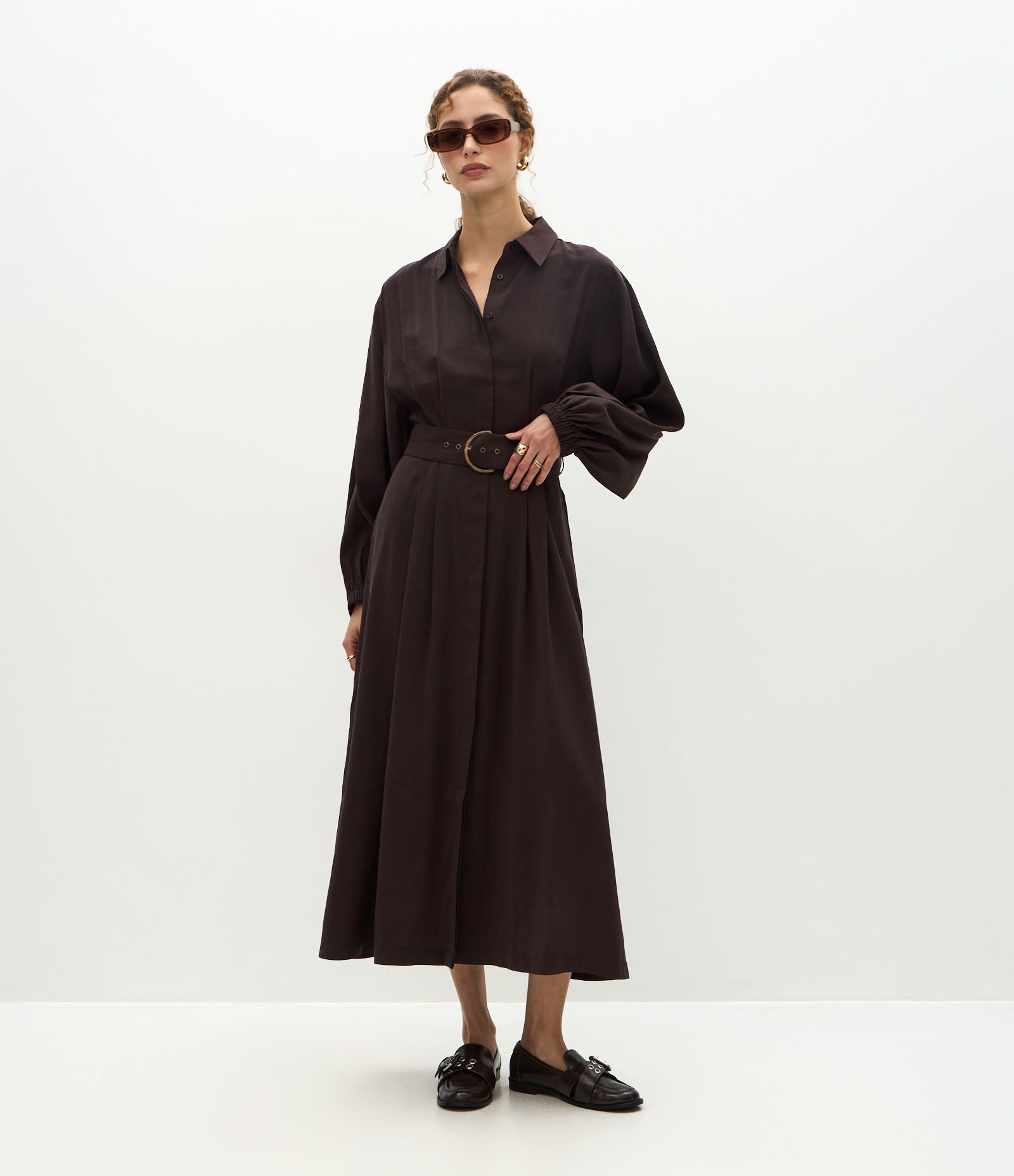 Vestido Midi em Viscose com Cinto Largo Marrom 2