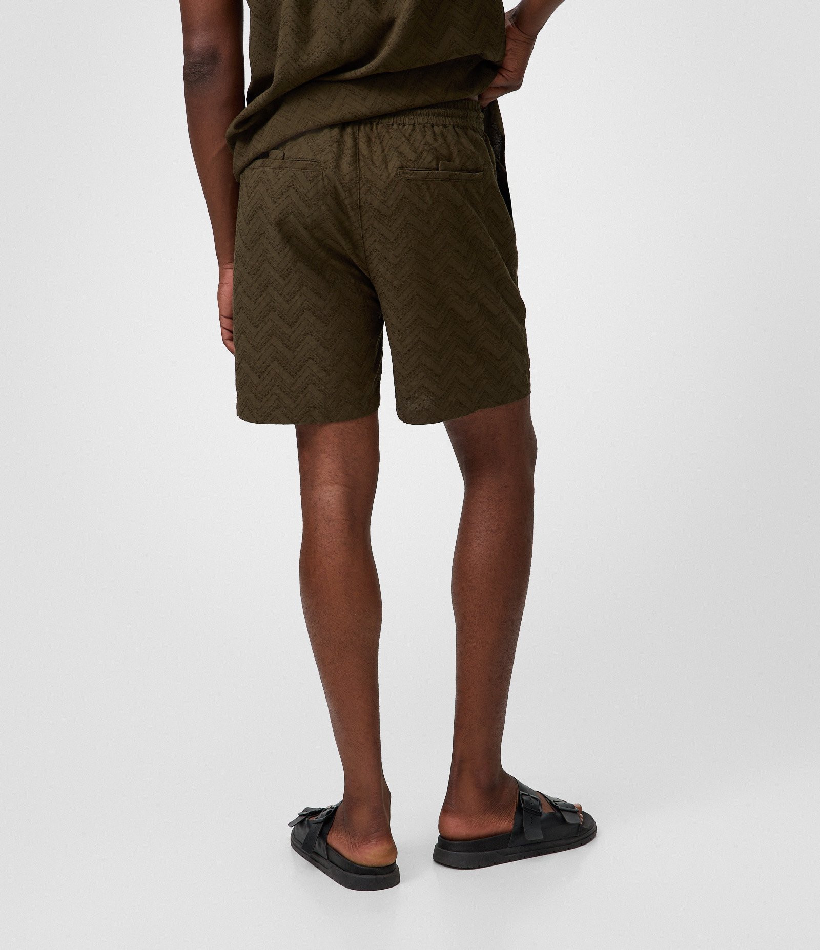 Bermuda em Jacquard Zig Zag com Bolsos Laterais Verde 4