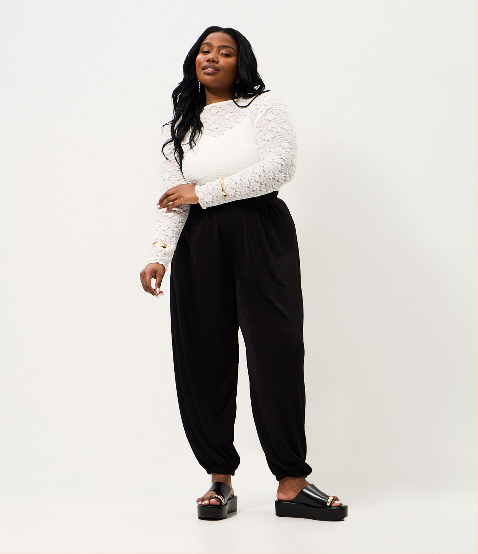 Calça Aladim Texturizada Curve & Plus Size Preto 1