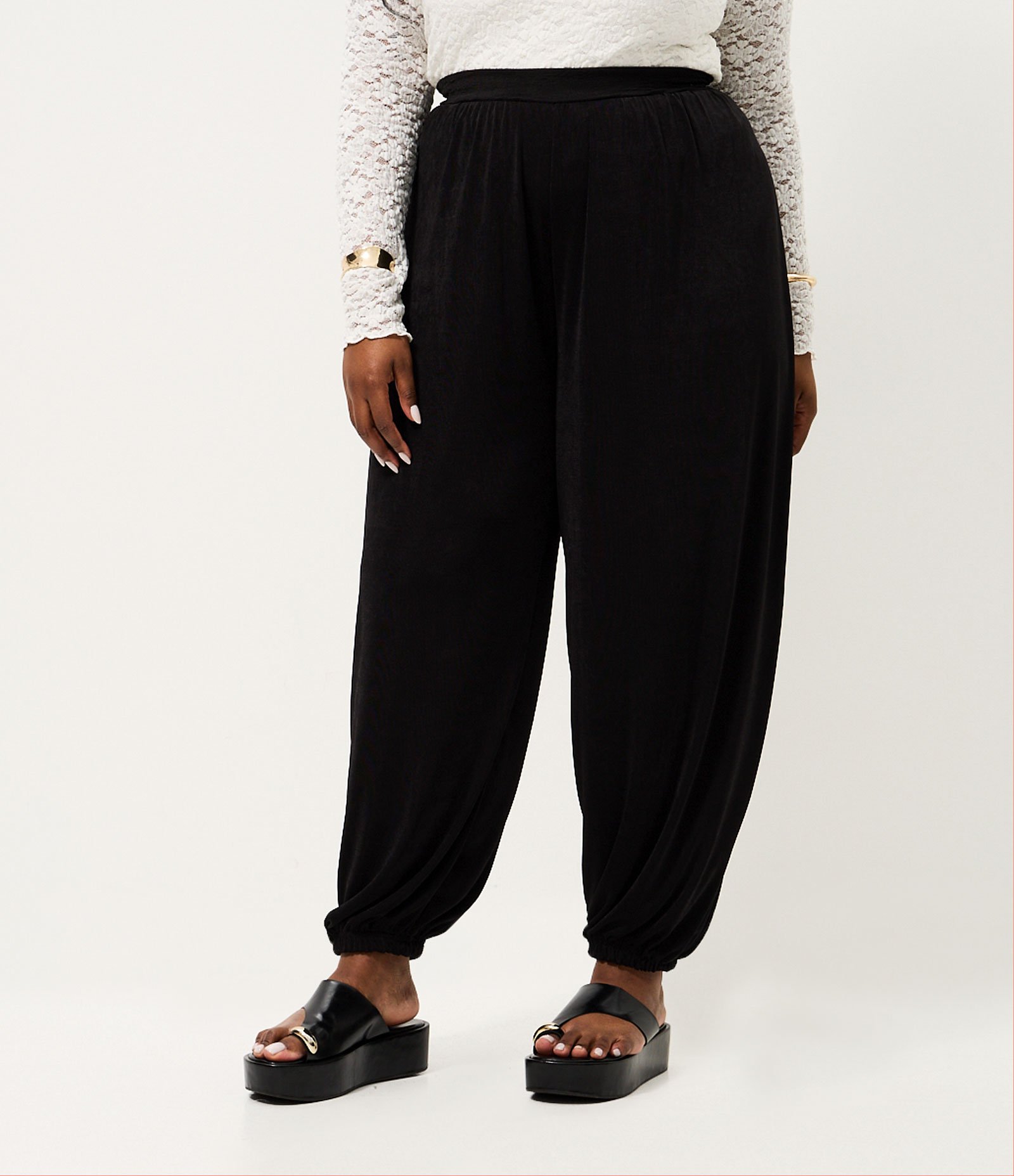 Calça Aladim Texturizada Curve & Plus Size Preto 2