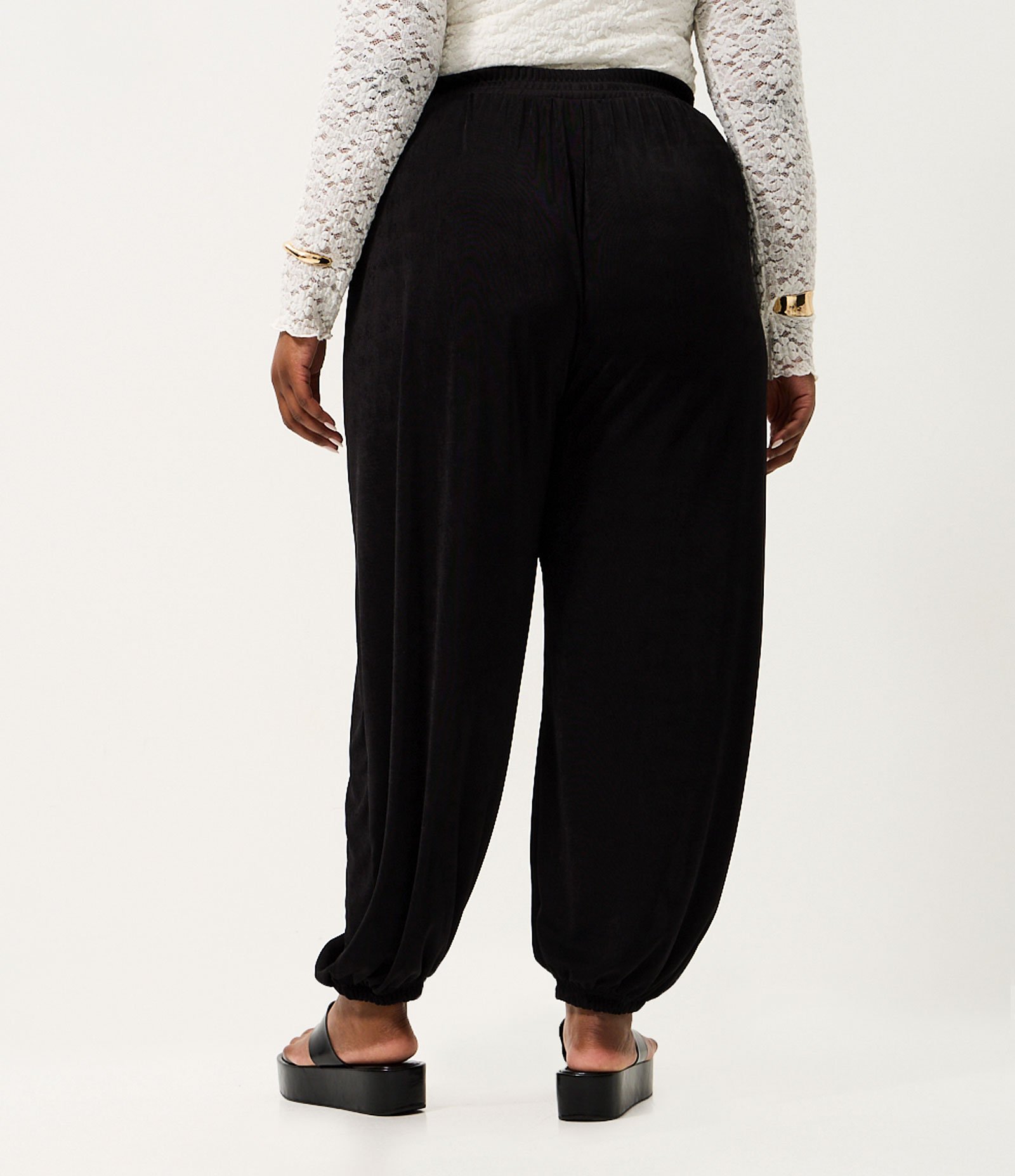 Calça Aladim Texturizada Curve & Plus Size Preto 4