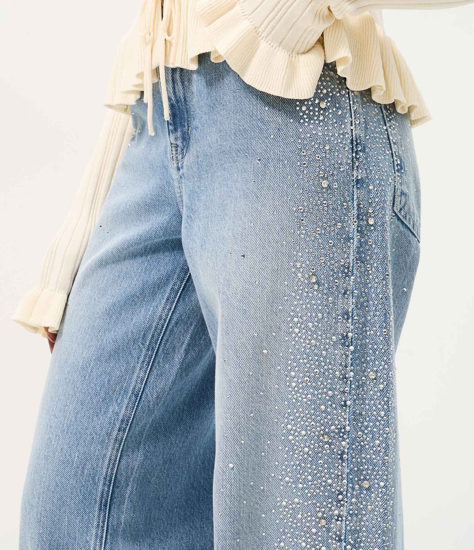 Calça Wide Leg em Jeans com Cintura Baixa e Brilho Lateral Azul Claro 3