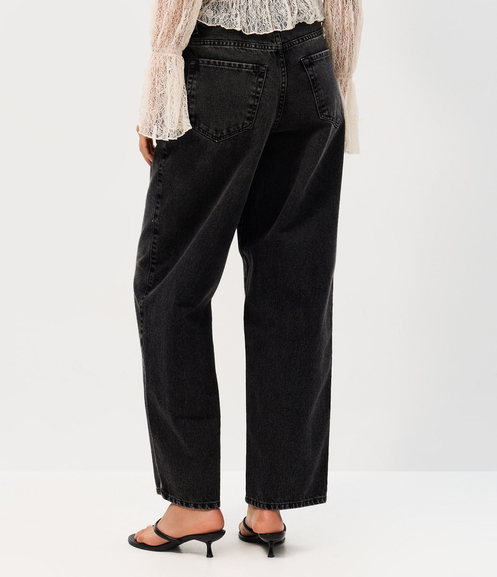 Calça Baggy em Jeans com Cintura Média e Ajuste Preto 4