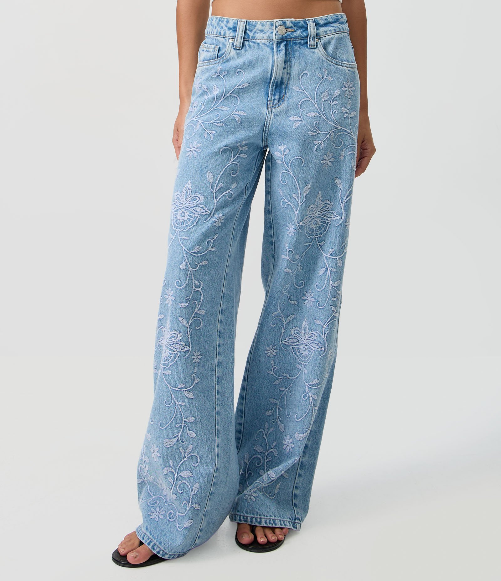 Calça Wide Leg Jeans com Cintura Média e Bordado Floral Azul 2