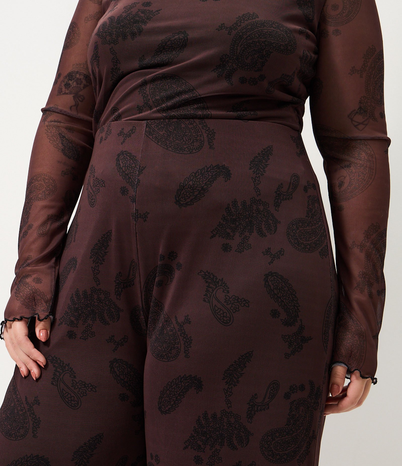 Calça Tule Paisley Curve & Plus Size Marrom 2