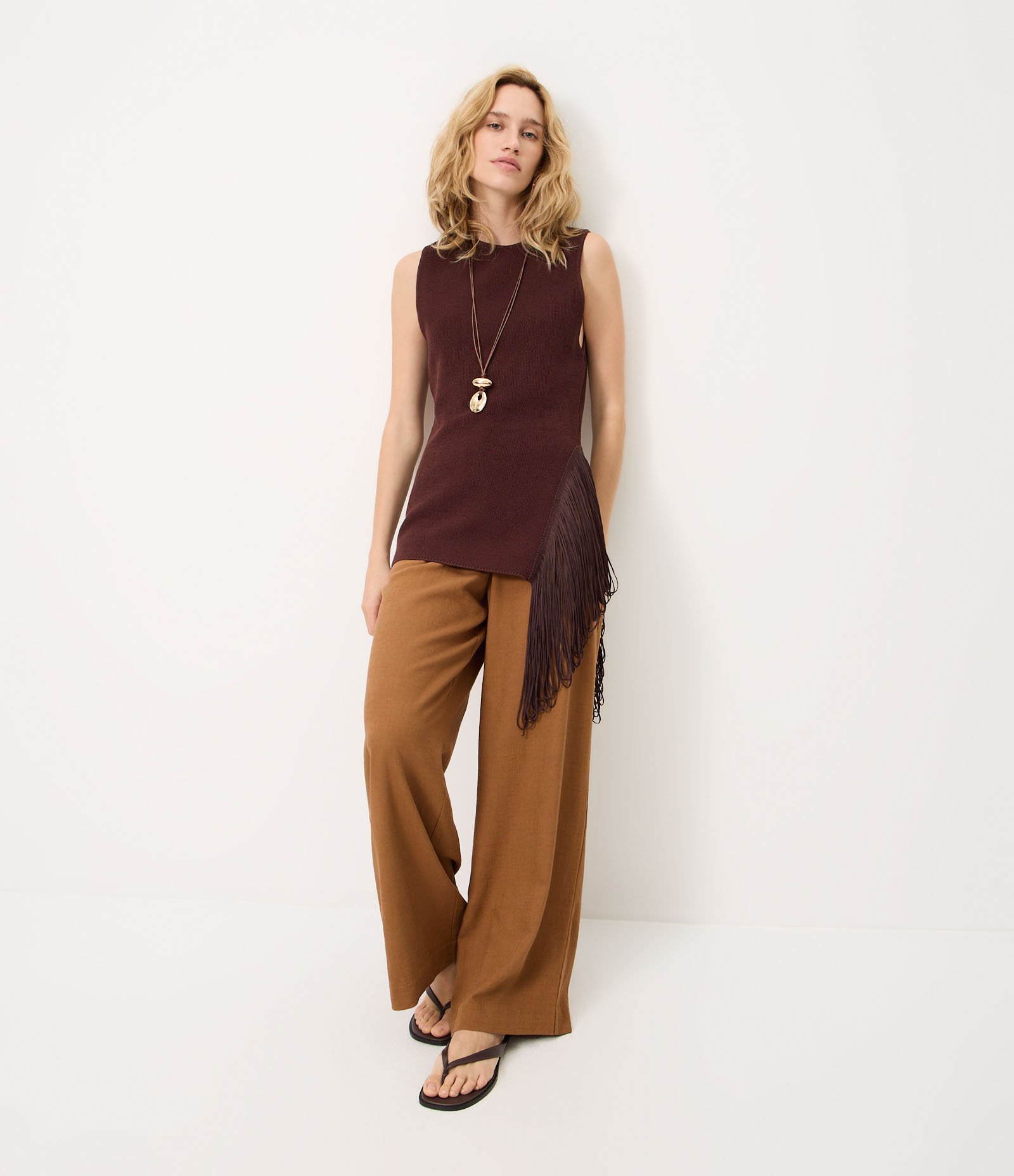Blusa Alongada em Tricô com Franjas Marrom 2