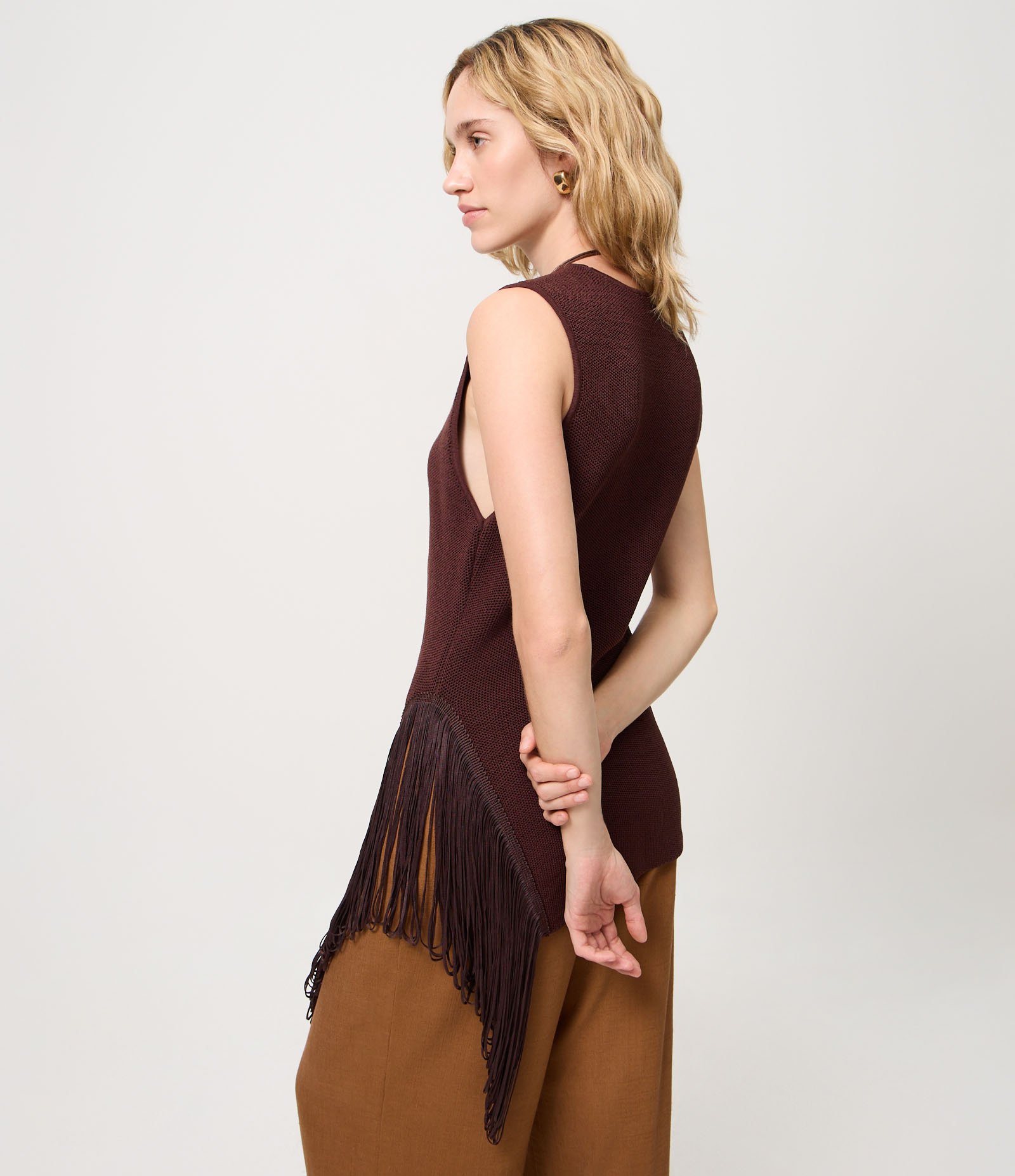 Blusa Alongada em Tricô com Franjas Marrom 4