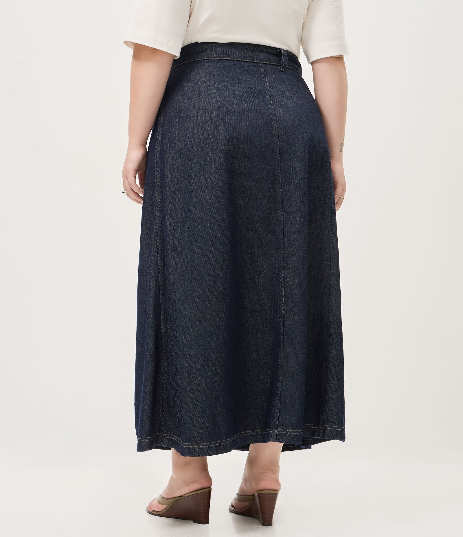 Saia Midi em Jeans com Fivela Curve & Plus Size Azul 4