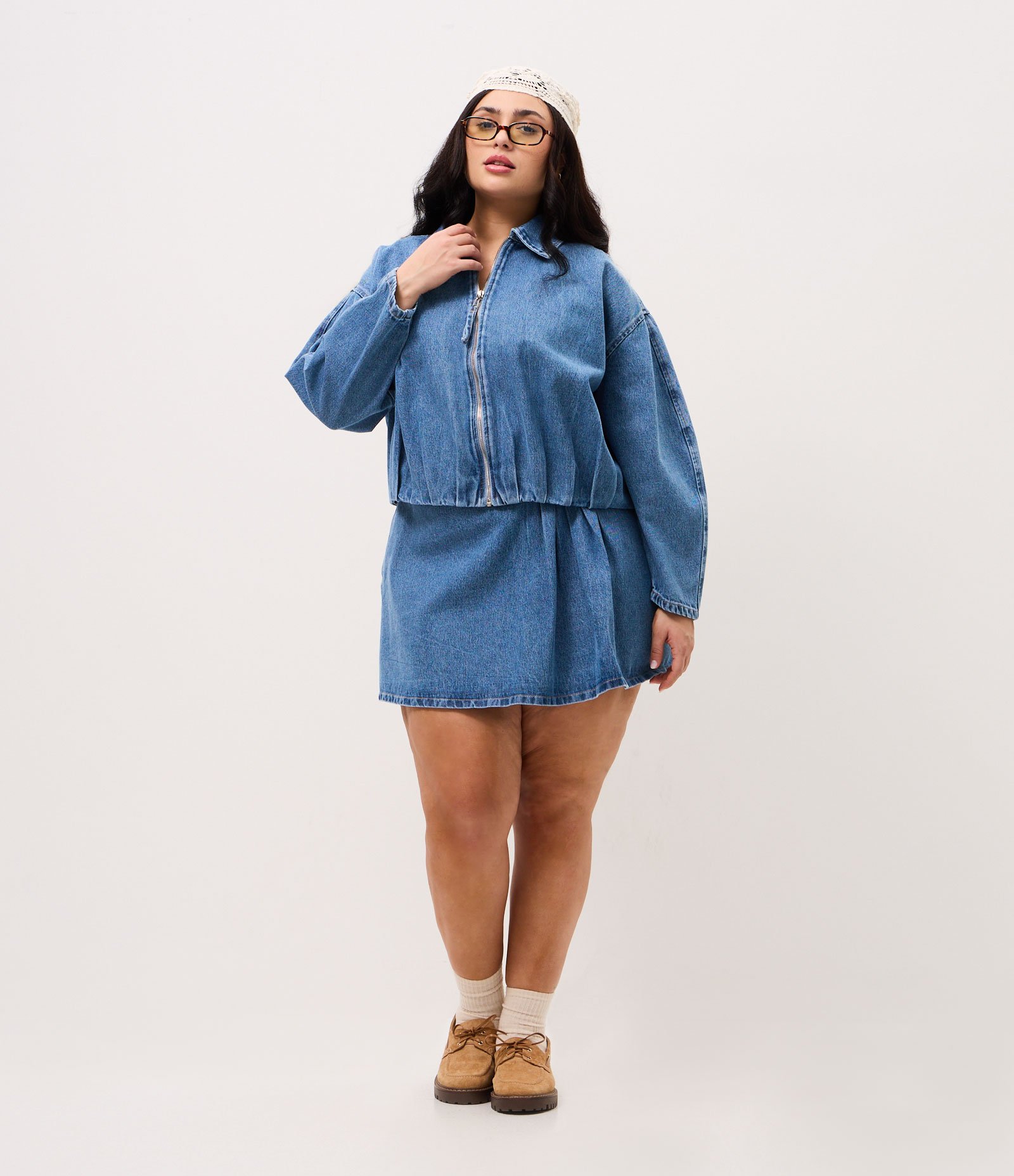 Jaqueta Cropped Jeans com Pregas Frontais Curve & Plus Size Azul 2
