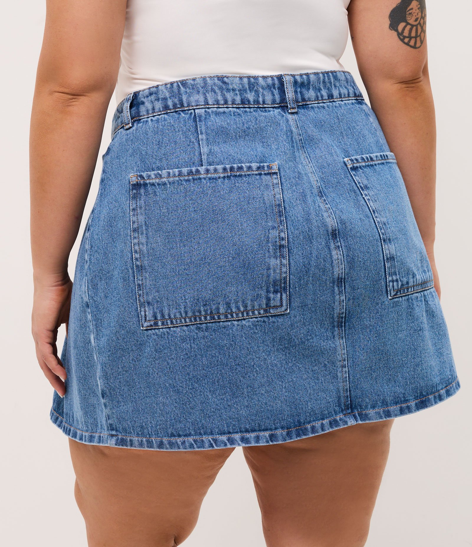 Saia Jeans Curta Com Pregas Frontais Curve & Plus Size Azul 4