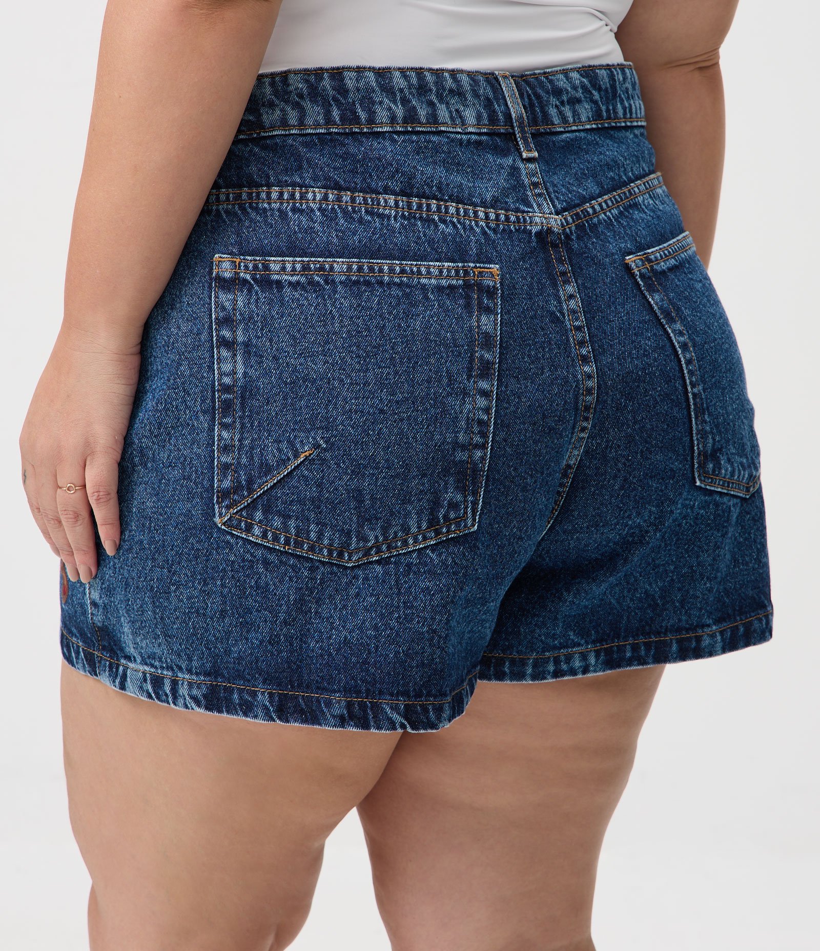 Short Jeans Mom Bordado Paisley Curve & Plus Size Azul 5