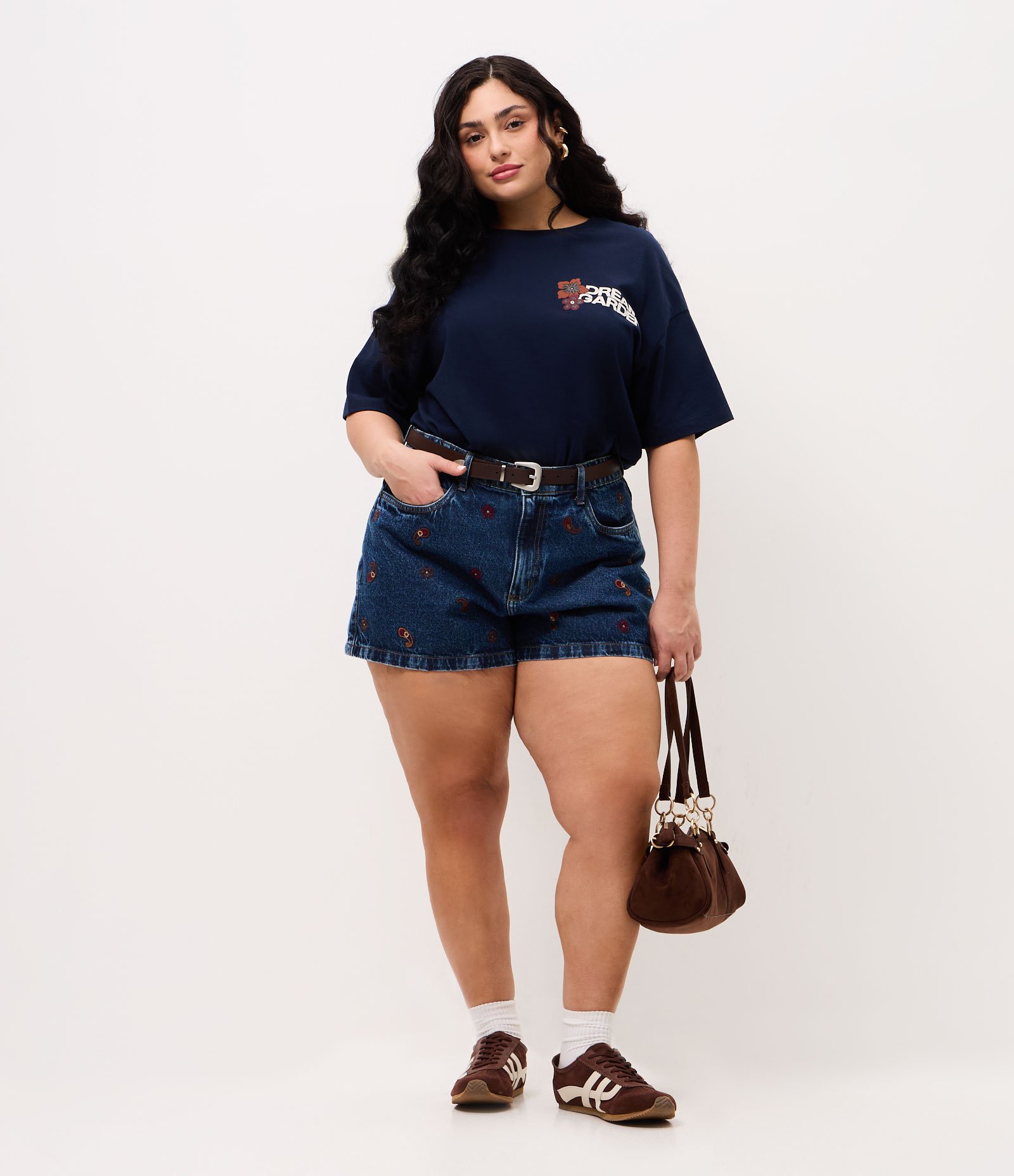 Short Jeans Mom Bordado Paisley Curve & Plus Size Azul 2