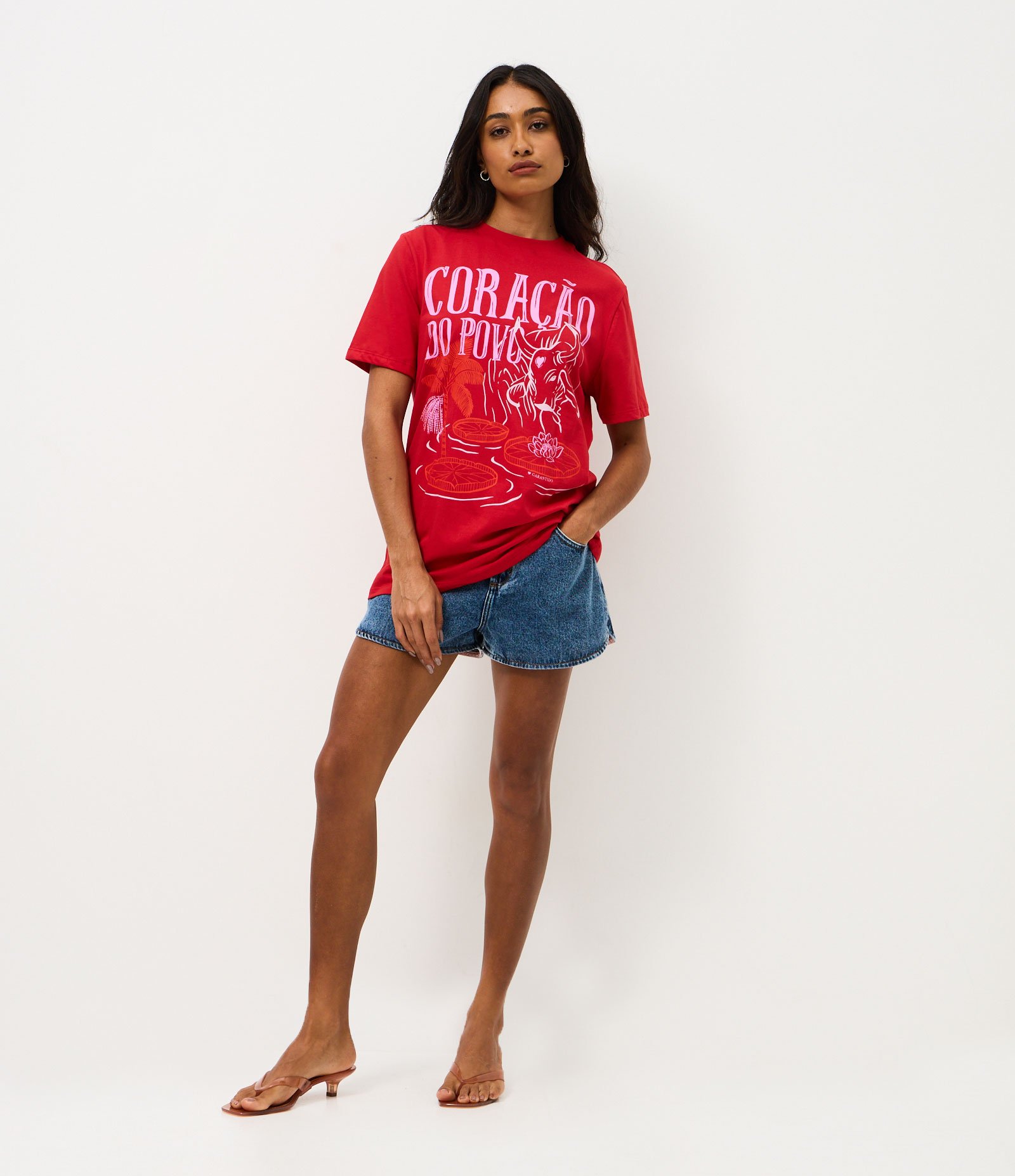 Camiseta em Algodão com Estampa Coração do Povo Vermelho 2
