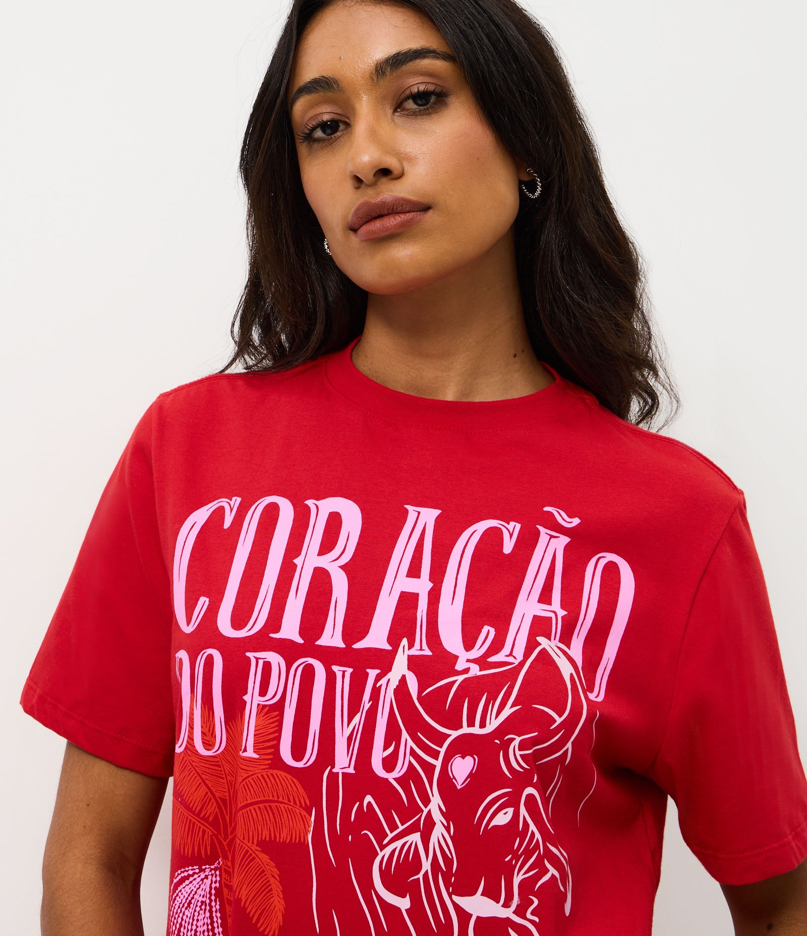 Camiseta em Algodão com Estampa Coração do Povo Vermelho 3