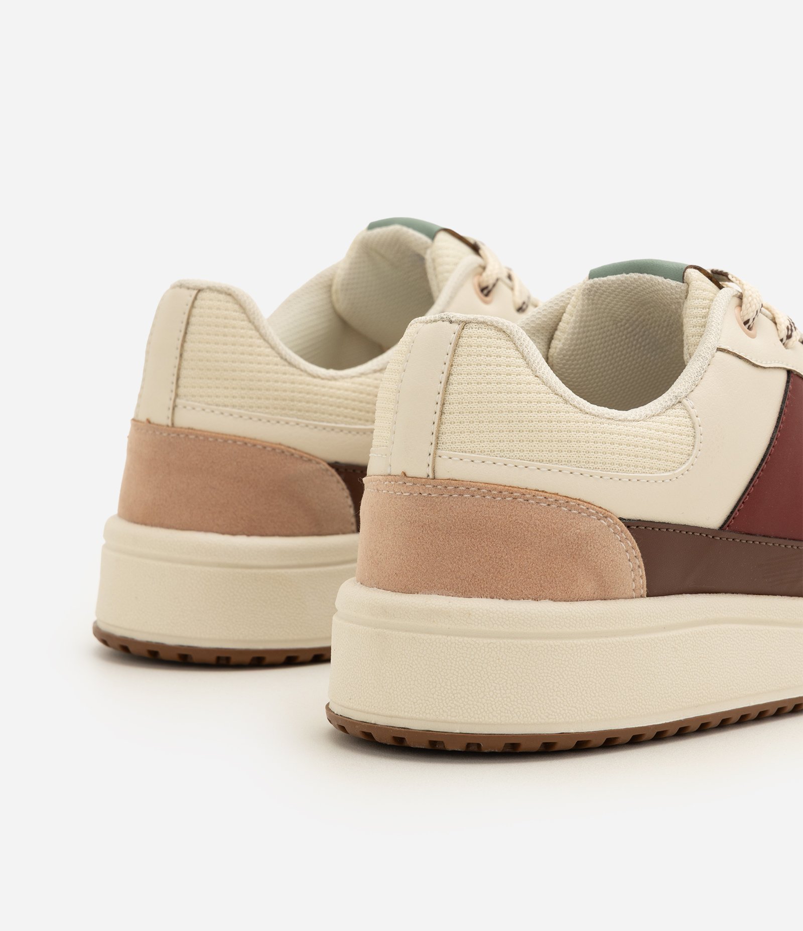 Tênis com Sola Caixa Flat em PU Off White 4