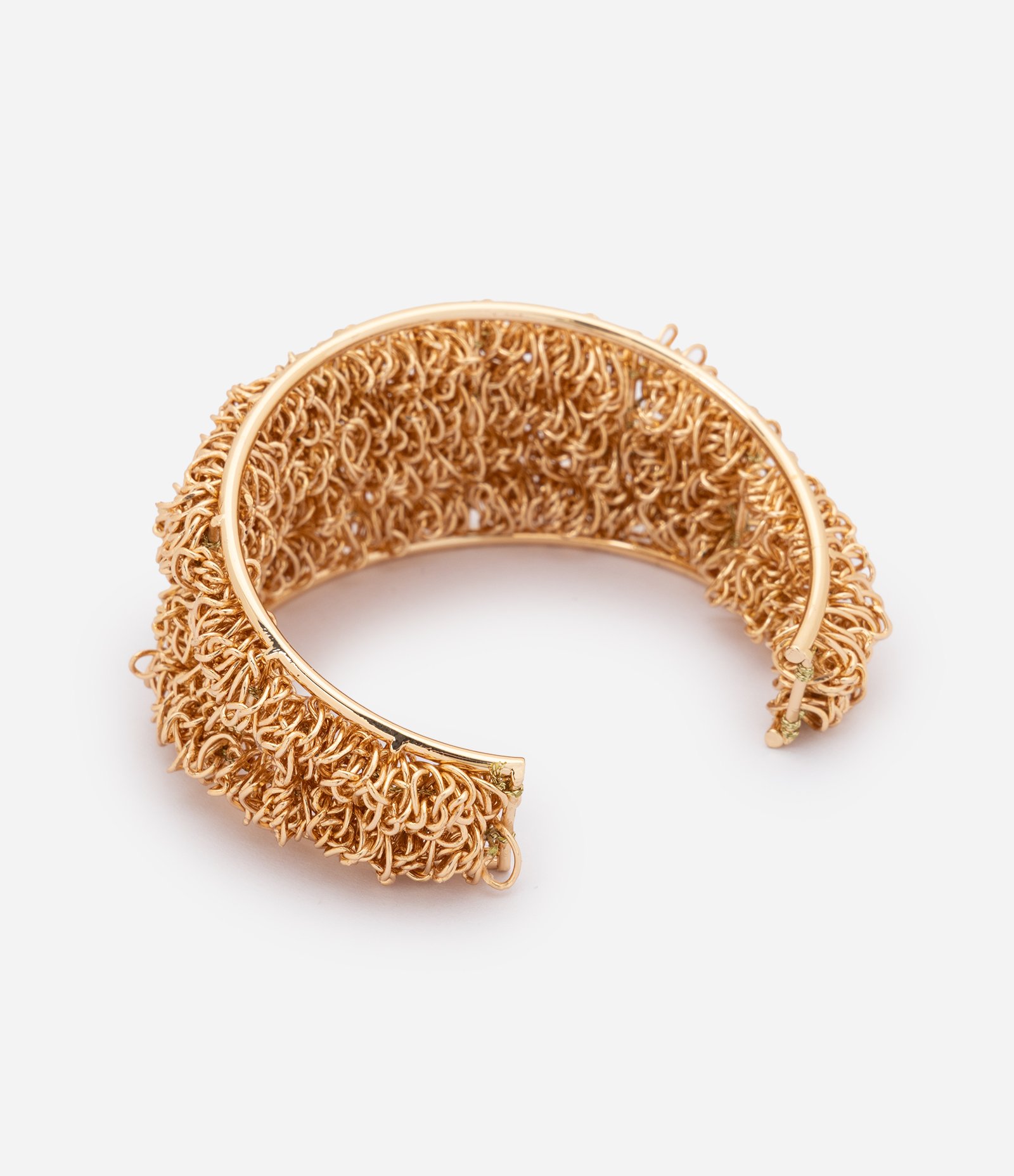 Bracelete Rígido em Metal com Detalhe Aramado Dourado 2