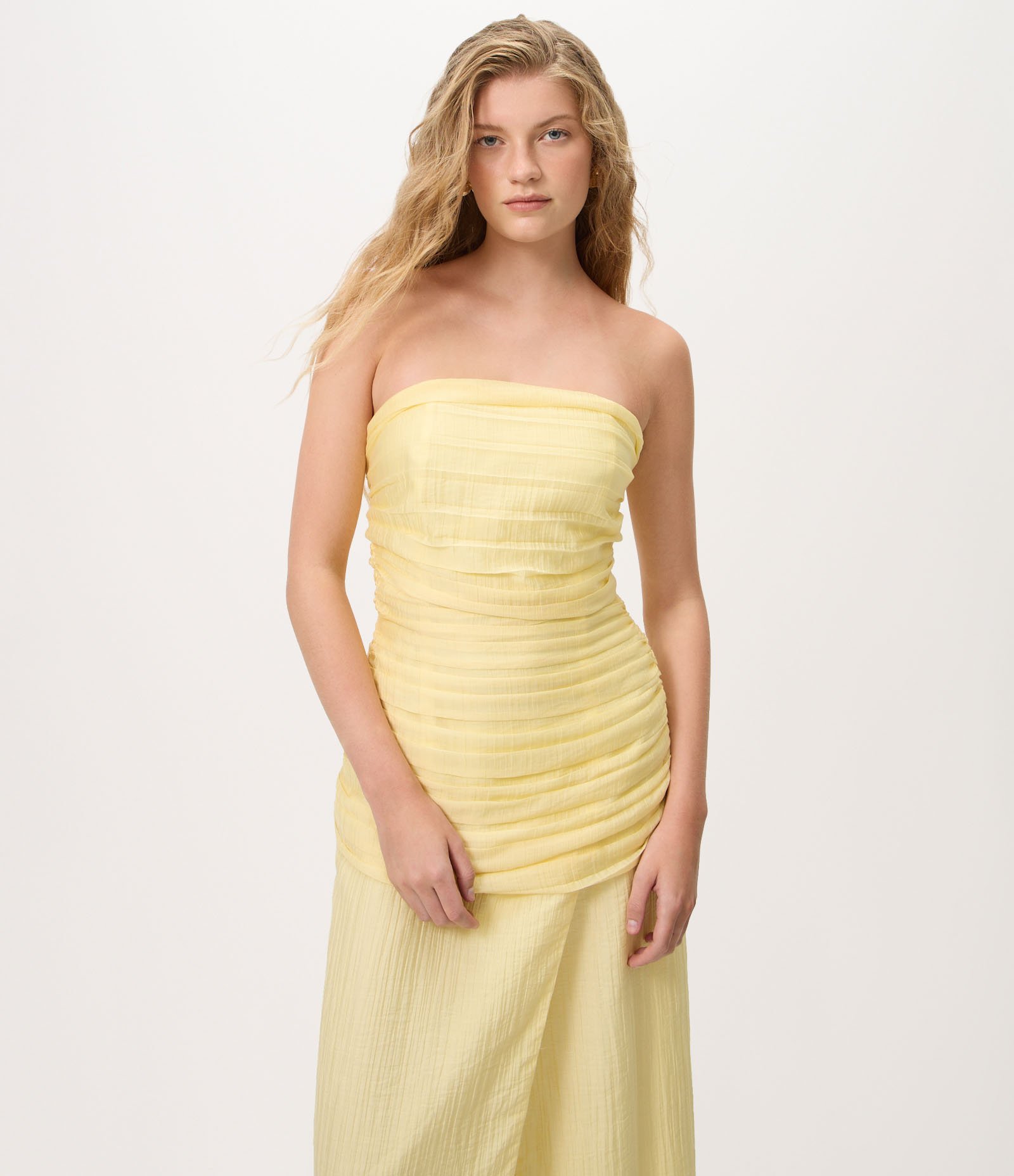 Vestido Long Midi com Fenda e Detalhe Drapeado Amarelo 1