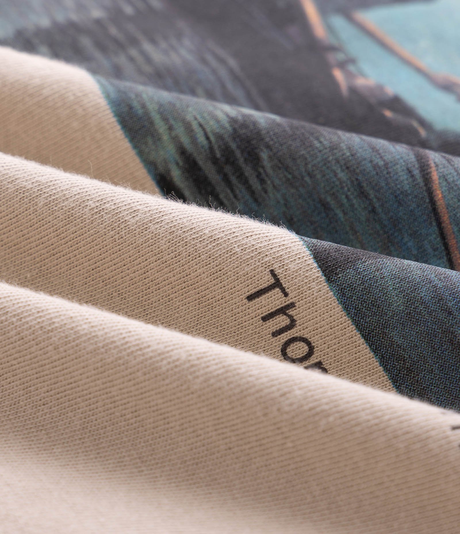 Camiseta Boxy em Algodão Texturizado com Estampa Artística Bege 3