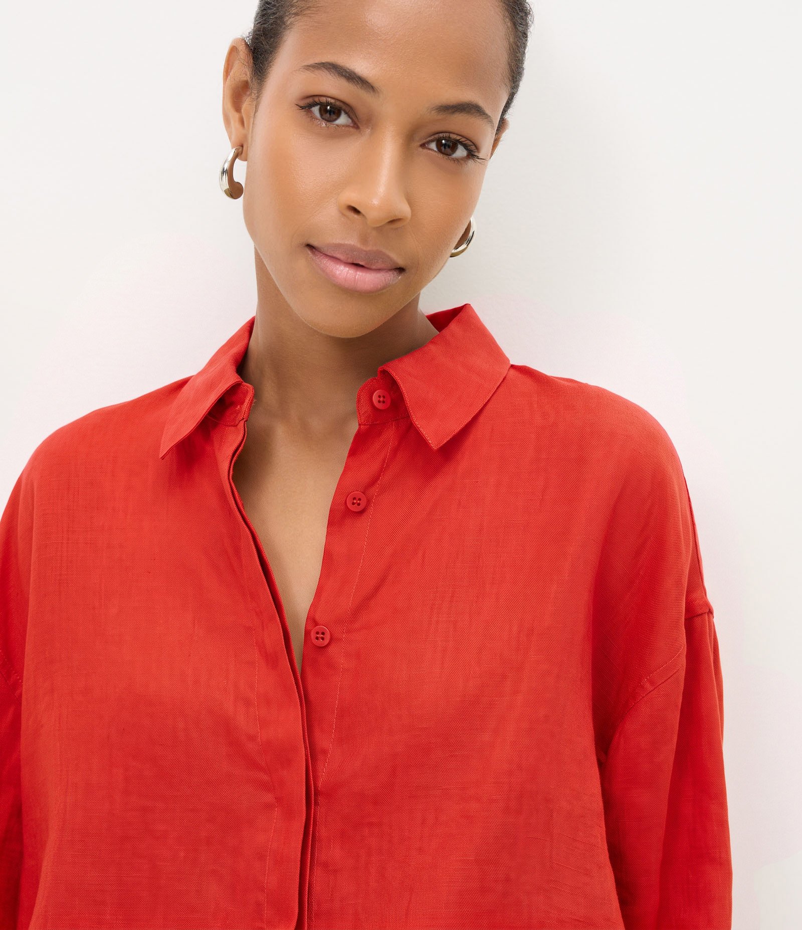 Camisa Oversized em Linho com Vista Escondida Vermelho 2