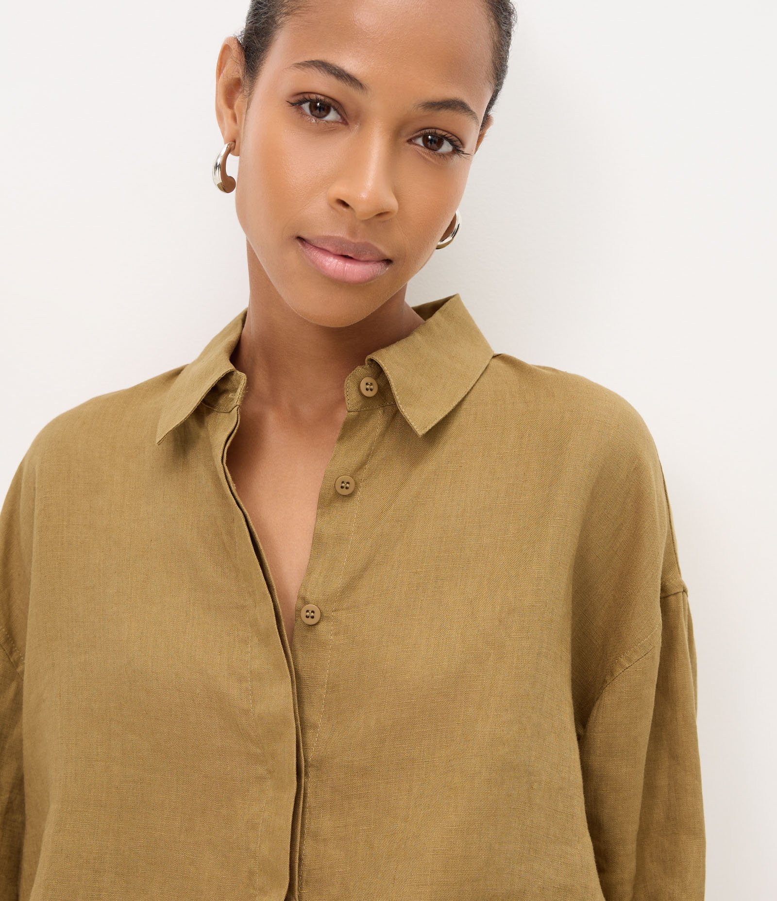 Camisa Oversized em Linho com Vista Escondida Verde 3