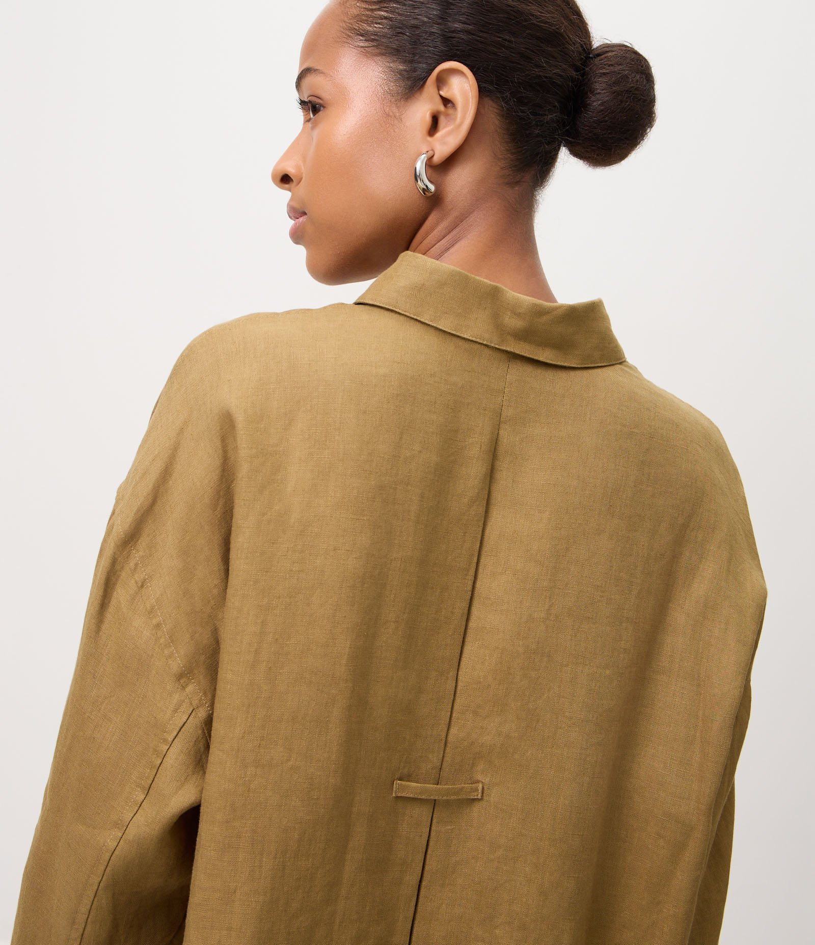 Camisa Oversized em Linho com Vista Escondida Verde 4