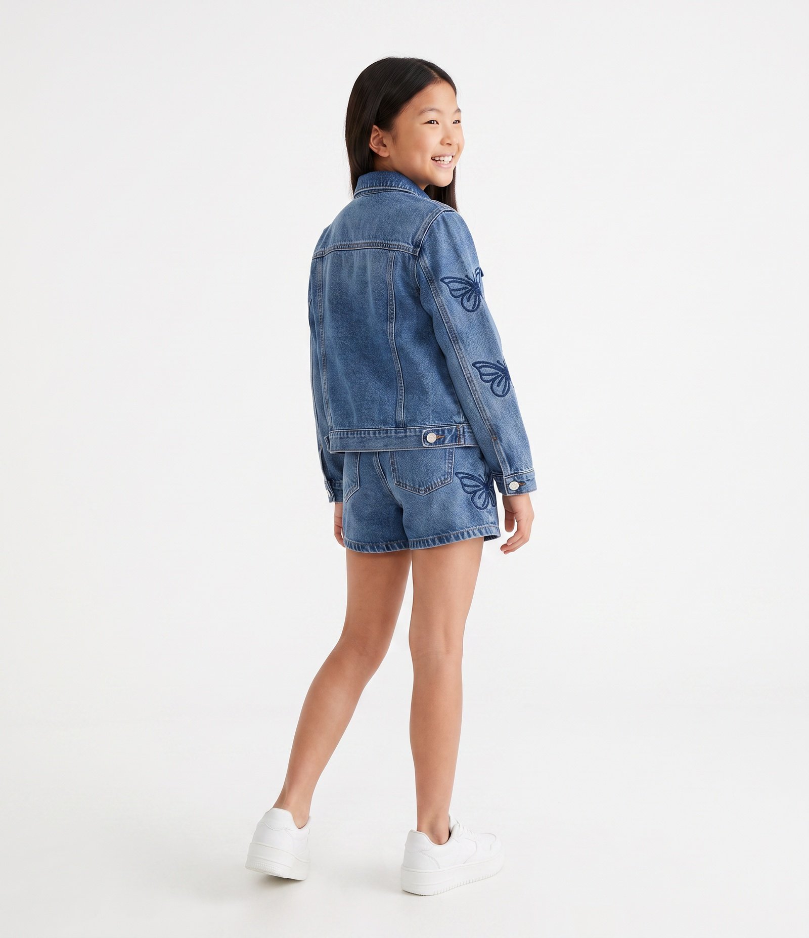 Bermuda Infantil Jeans com Bordado de Borboletas - Tam 5 a 16 Anos Azul Médio 3
