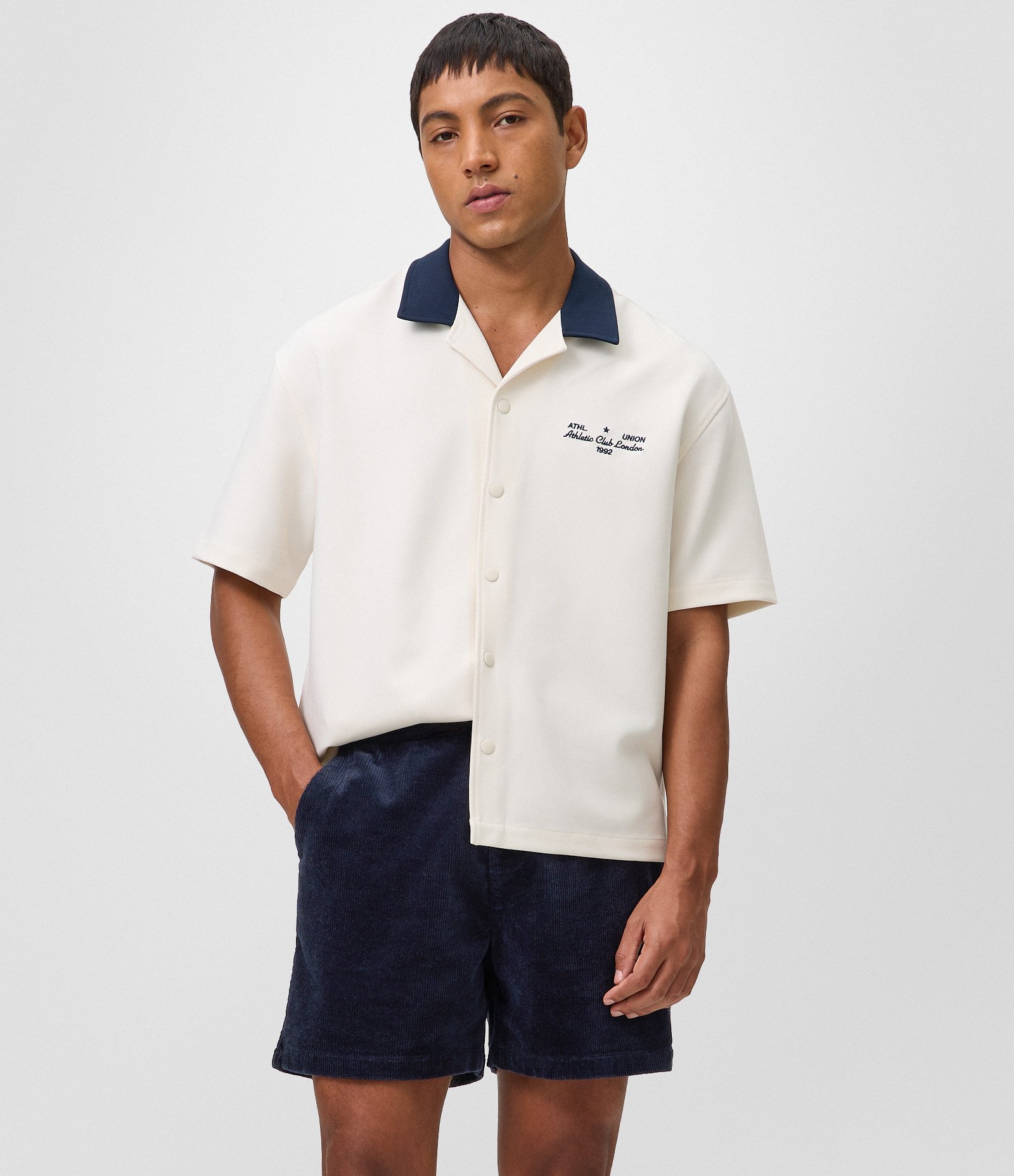 Bermuda Runner em Veludo Cotelê com Bolsos Azul 1