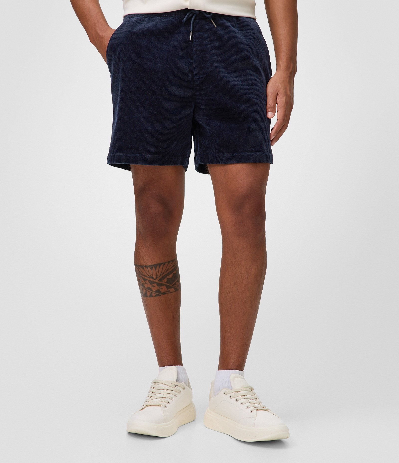 Bermuda Runner em Veludo Cotelê com Bolsos Azul 2