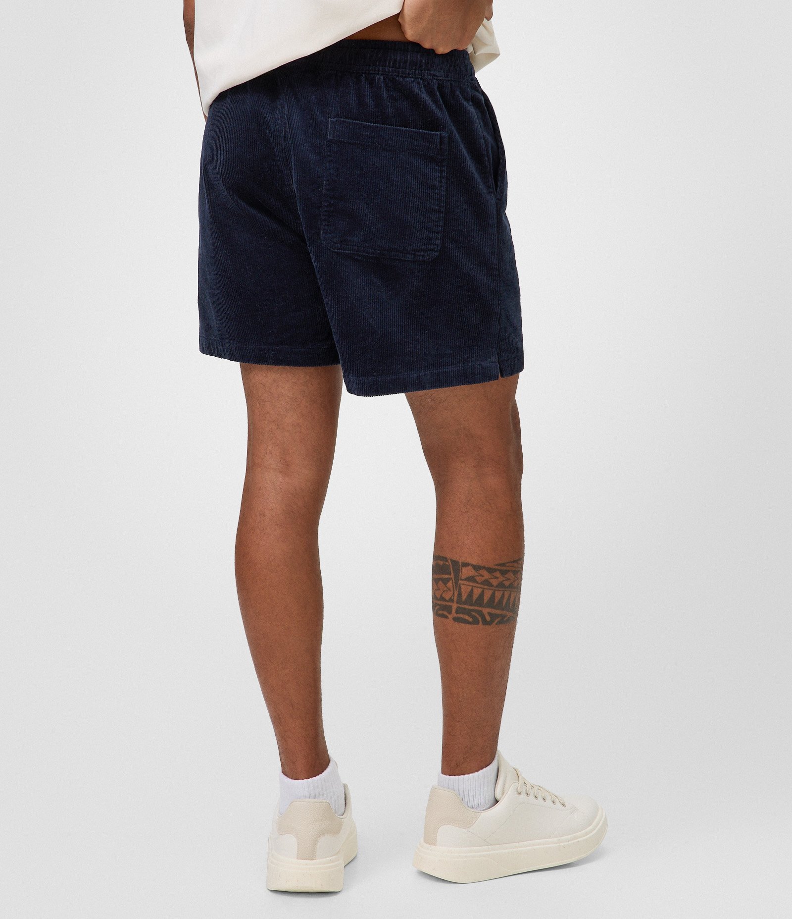 Bermuda Runner em Veludo Cotelê com Bolsos Azul 3